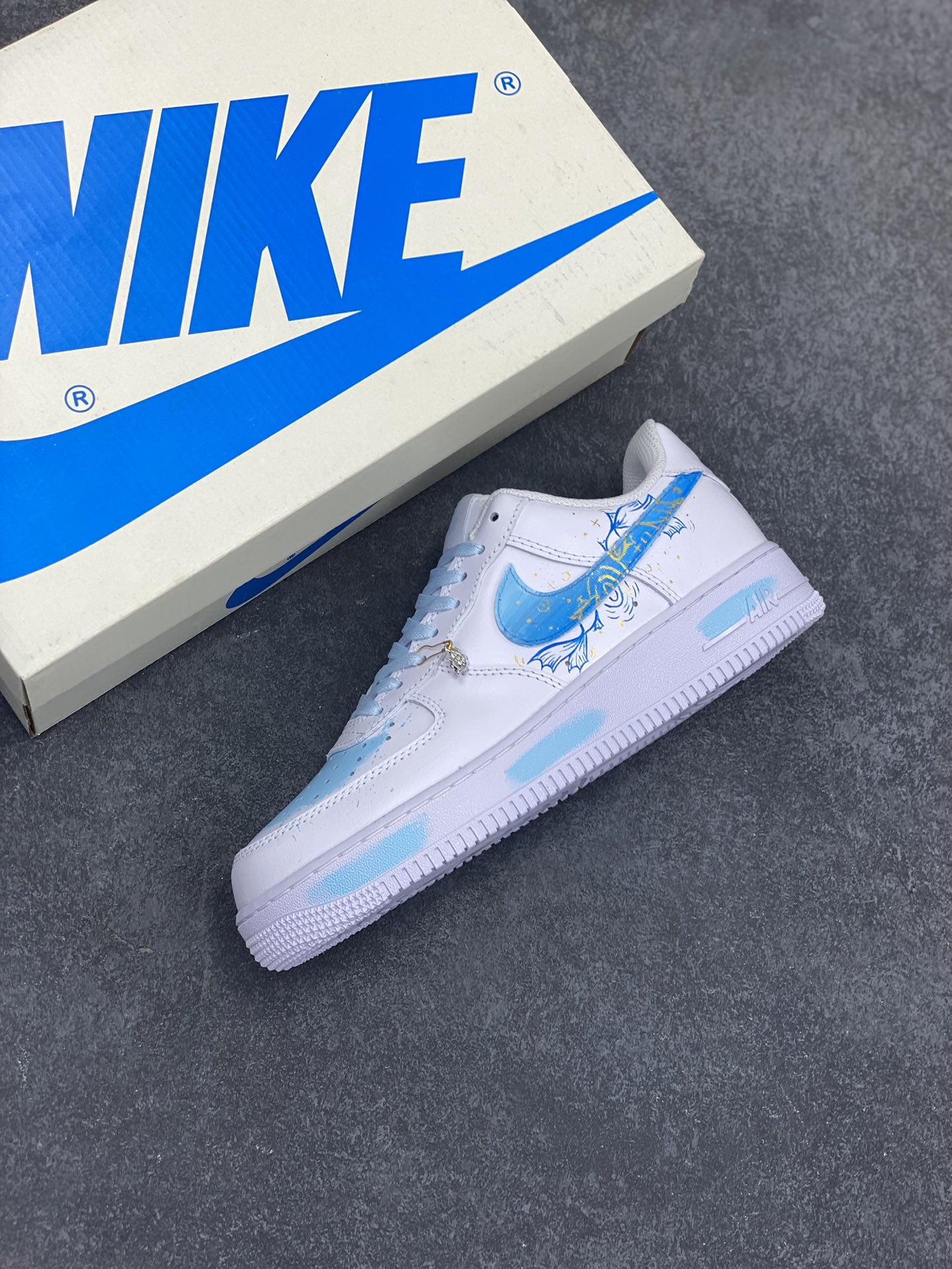 图片[7]-NIke Air Force 1 \’07 Low 空军一号 低帮 运动鞋 休闲鞋 折边针车 工艺难度大 原楦头原纸板 原装鞋盒 定制五金配件 内置全掌气垫 原厂鞋底 货号：LT0602-002 尺码：36 36.5 37.5 38 38.5 39 40 40.5 41 42 42.5 43 44 44.5 45-选品中心