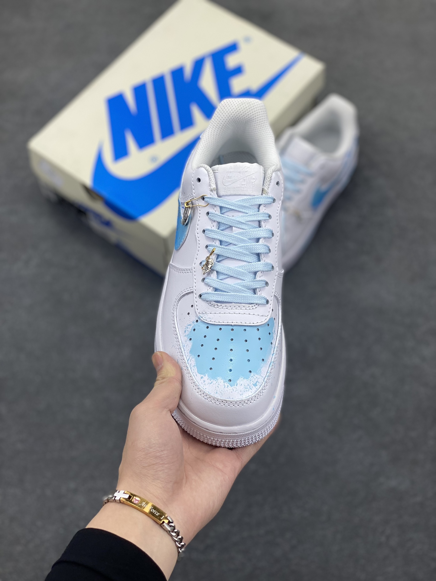 图片[2]-NIke Air Force 1 \’07 Low 空军一号 低帮 运动鞋 休闲鞋 折边针车 工艺难度大 原楦头原纸板 原装鞋盒 定制五金配件 内置全掌气垫 原厂鞋底 货号：LT0602-002 尺码：36 36.5 37.5 38 38.5 39 40 40.5 41 42 42.5 43 44 44.5 45-选品中心