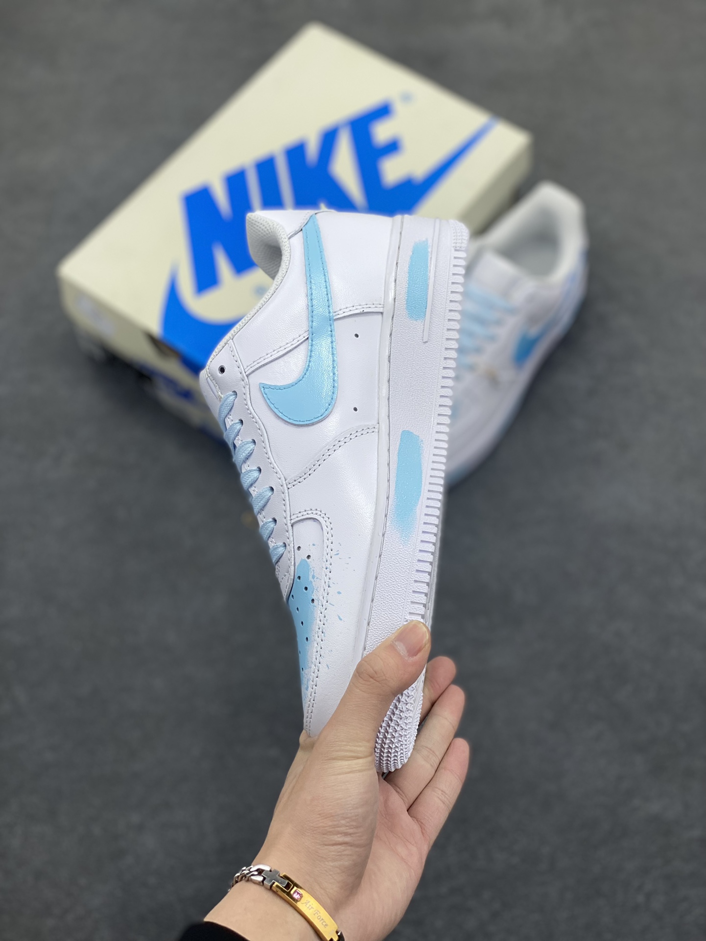 图片[3]-NIke Air Force 1 \’07 Low 空军一号 低帮 运动鞋 休闲鞋 折边针车 工艺难度大 原楦头原纸板 原装鞋盒 定制五金配件 内置全掌气垫 原厂鞋底 货号：LT0602-002 尺码：36 36.5 37.5 38 38.5 39 40 40.5 41 42 42.5 43 44 44.5 45-选品中心