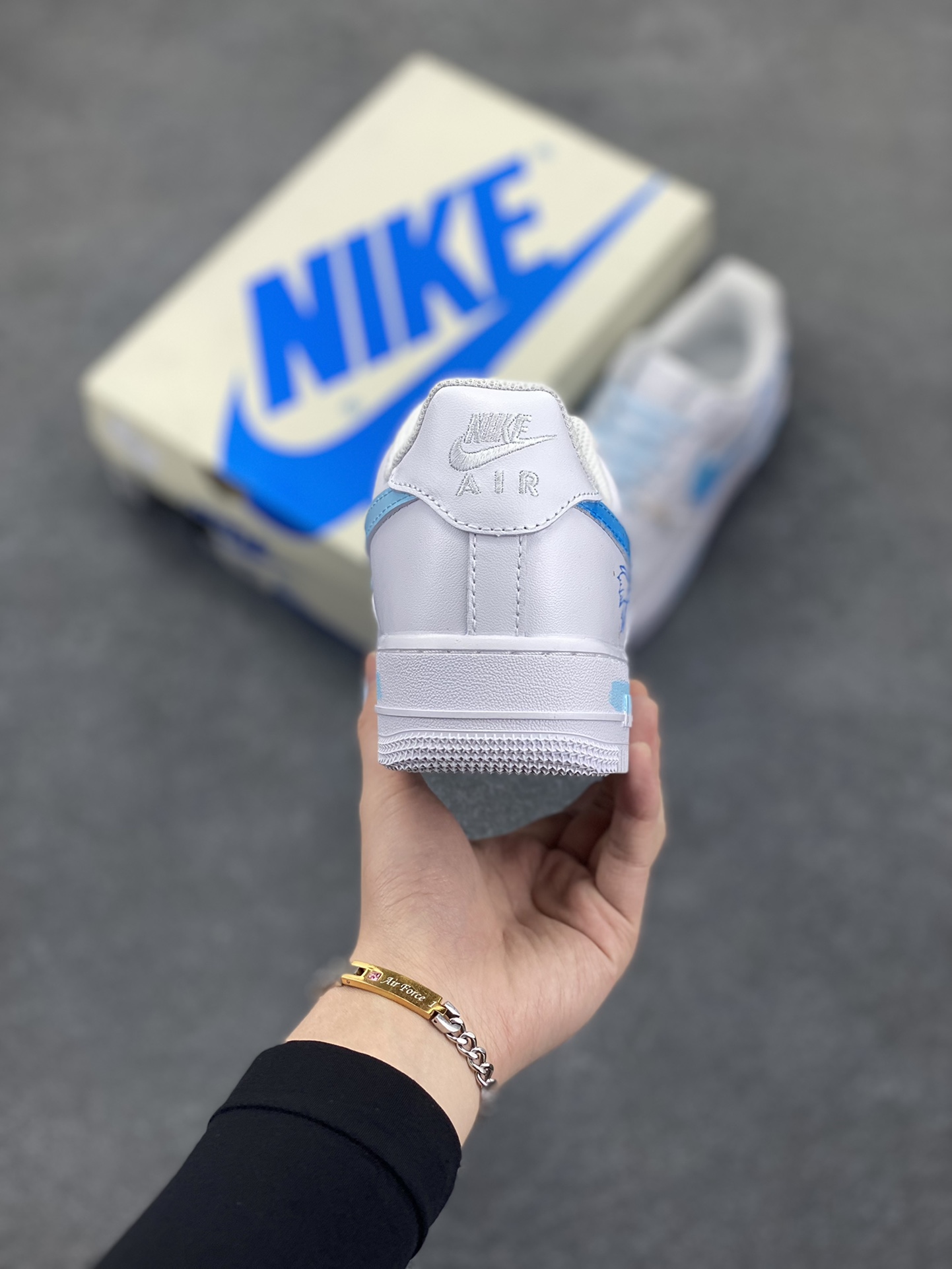图片[4]-NIke Air Force 1 \’07 Low 空军一号 低帮 运动鞋 休闲鞋 折边针车 工艺难度大 原楦头原纸板 原装鞋盒 定制五金配件 内置全掌气垫 原厂鞋底 货号：LT0602-002 尺码：36 36.5 37.5 38 38.5 39 40 40.5 41 42 42.5 43 44 44.5 45-选品中心