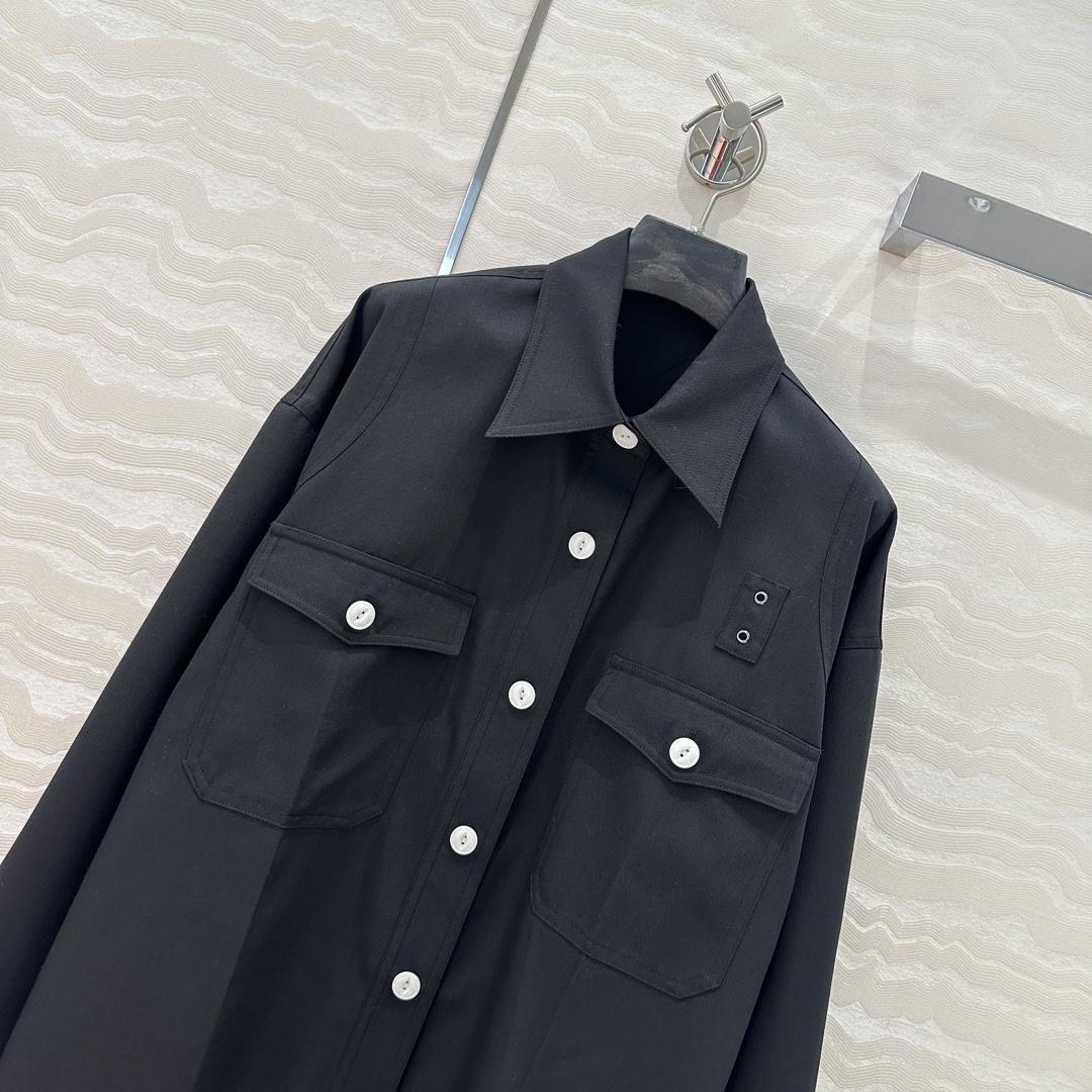 独家首发❤️原单品质，PR英伦学院风衬衫外套！工装口袋设计当外搭叠穿都好看！❤️定制精纺羊毛面料！气质翻