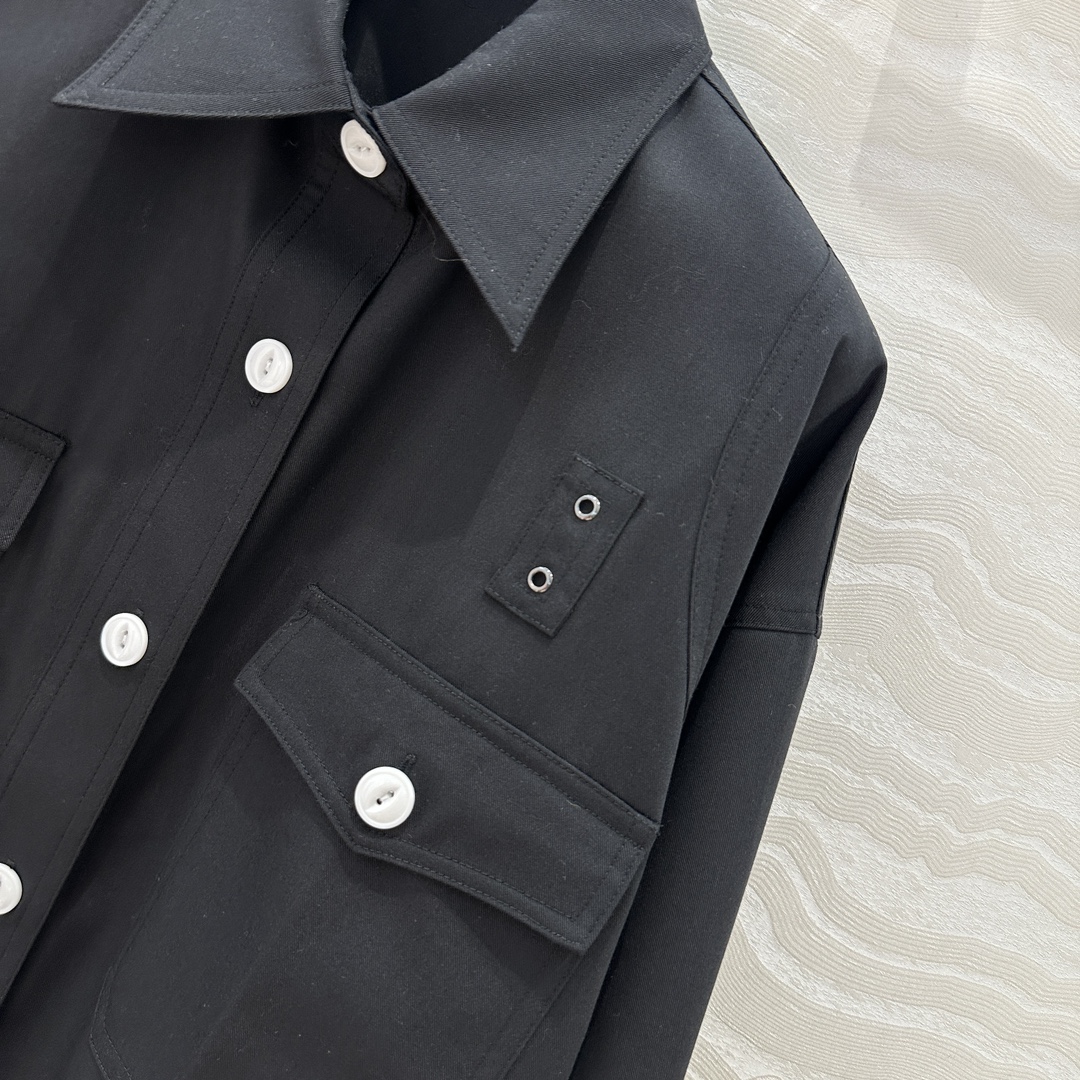独家首发❤️原单品质，PR英伦学院风衬衫外套！工装口袋设计当外搭叠穿都好看！❤️定制精纺羊毛面料！气质翻