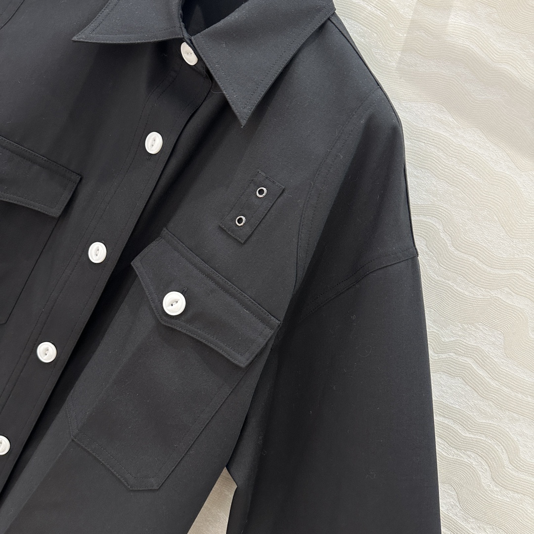 独家首发❤️原单品质，PR英伦学院风衬衫外套！工装口袋设计当外搭叠穿都好看！❤️定制精纺羊毛面料！气质翻