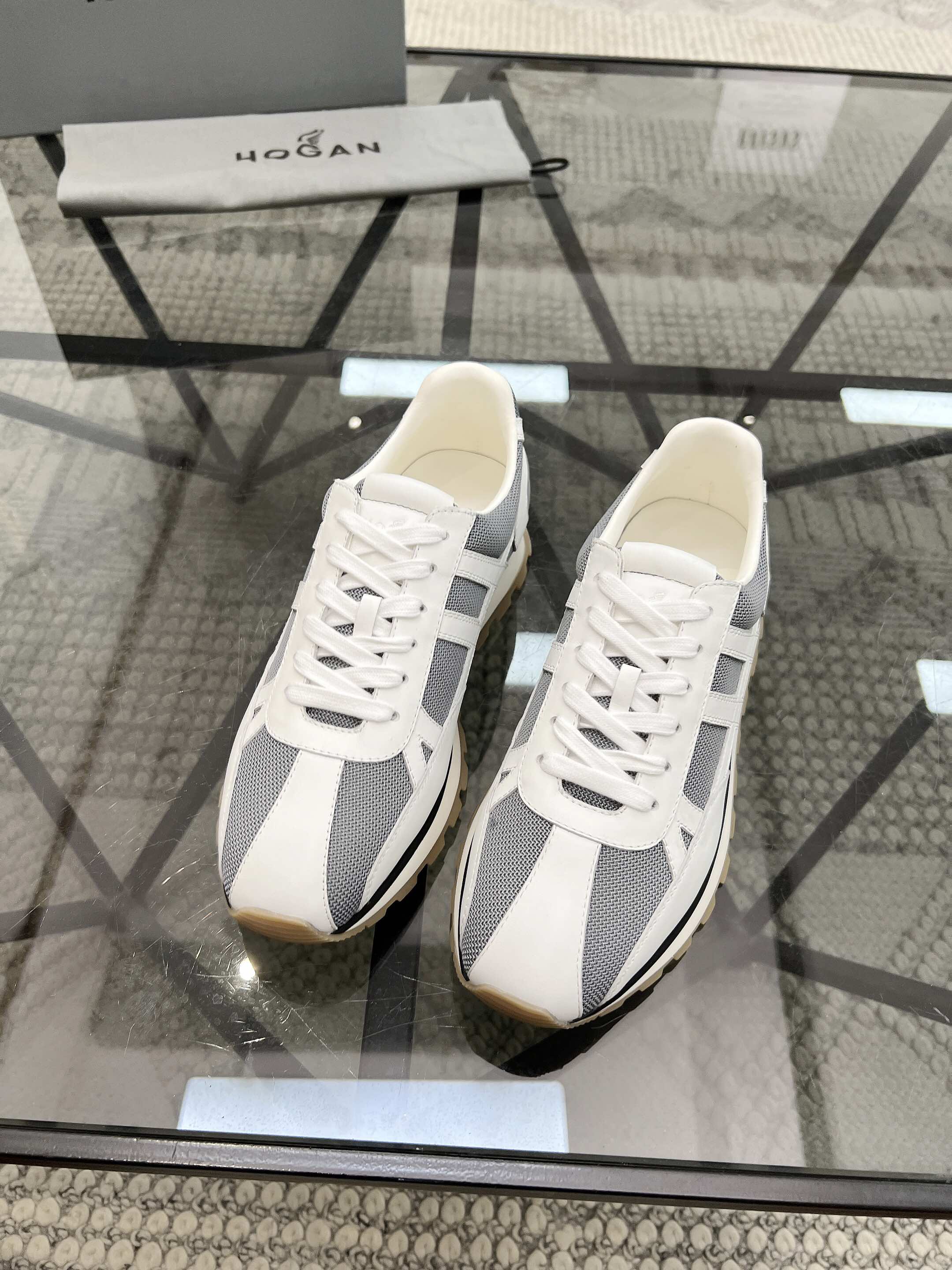 NO:221867,Brand HOGAN Color original color matching Number 38-44 Customized 45 Price Material Hogan original single version Top purchasing agent men's latest counter is available simultaneously, Italian imported original brand ▲▲ Calfskin·Brand Totem Breathable Cloth ▲▲ (highlights, nobles, grades) Exquisite workmanship sole original special supply original sole, exclusive double-layer activity · TPU rubber·molded sole; super · Comfortable · Wear-resistant · Anti-slip · Hogan, hogan, cowhide19860909品牌HOGAN 颜色原版配色 码数38-44定做45 价格 材质霍根原单版本顶级代购男士最新专柜同步发售,意大利进口原版品牌▲▲小牛皮·品牌图腾透气布匹▲▲（凸显高端·贵气·档次）做工考究鞋底原厂特供原版底,独家双层活动·TPU橡胶·成型大底;超级·舒适·耐磨·防滑·,霍根,hogan,cowhide,Men's shoes