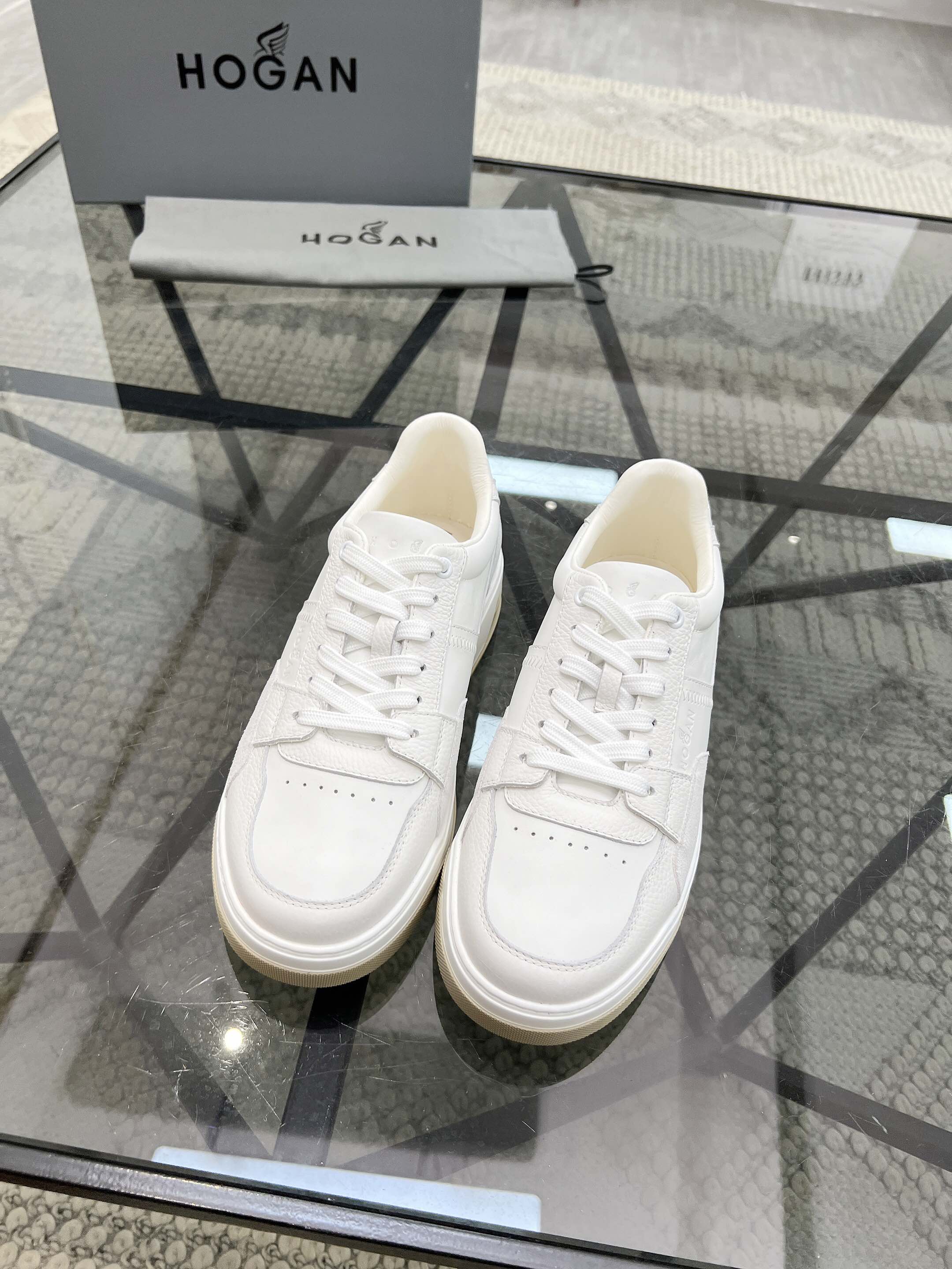 NO:221879,Brand HOGAN Color original color matching Number 38-44 Customized 45 Price Material Hogan original single version Top purchasing agent men's latest counter is available simultaneously, Italian imported original brand ▲▲ Calfskin·Brand Totem Breathable Cloth ▲▲ (highlights, nobles, grades) Exquisite workmanship sole original special supply original sole, exclusive double-layer activity · TPU rubber·molded sole; super · Comfortable · Wear-resistant · Anti-slip · Hogan, hogan, cowhide19860909品牌HOGAN 颜色原版配色 码数38-44定做45 价格 材质霍根原单版本顶级代购男士最新专柜同步发售,意大利进口原版品牌▲▲小牛皮·品牌图腾透气布匹▲▲（凸显高端·贵气·档次）做工考究鞋底原厂特供原版底,独家双层活动·TPU橡胶·成型大底;超级·舒适·耐磨·防滑·,霍根,hogan,cowhide,Men's shoes