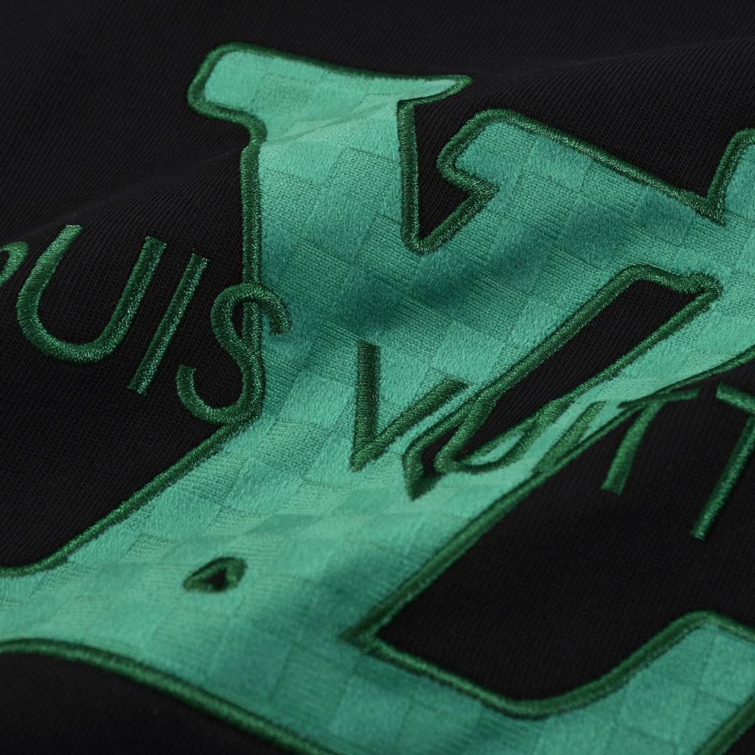 路易威登/Louis Vuitton 夏季新款 经典字母绿色刺绣圆领短袖T恤