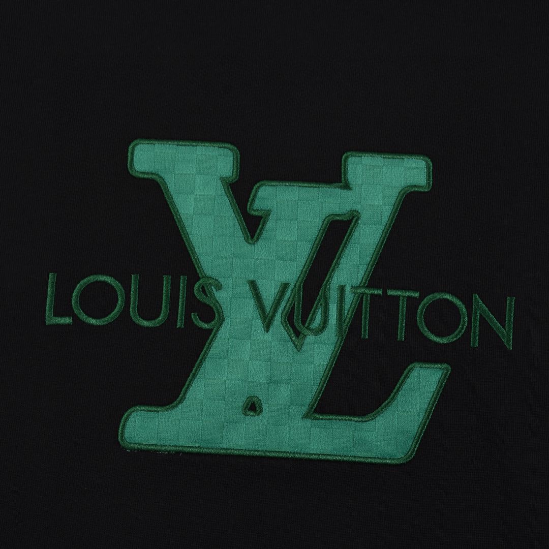 路易威登/Louis Vuitton 夏季新款 经典字母绿色刺绣圆领短袖T恤