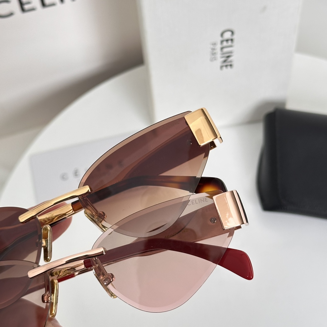 - Foto de detalle Modelo: CL42122U