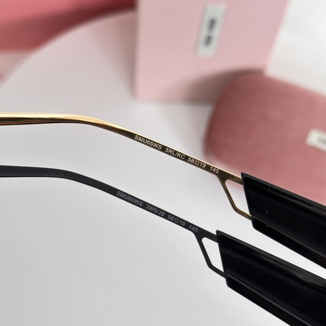  ‼️MIU MI*🎀🎀🎀MODELSMU65WS 🎀🎀🎀SIZE：58口19-140🎀🎀🎀
