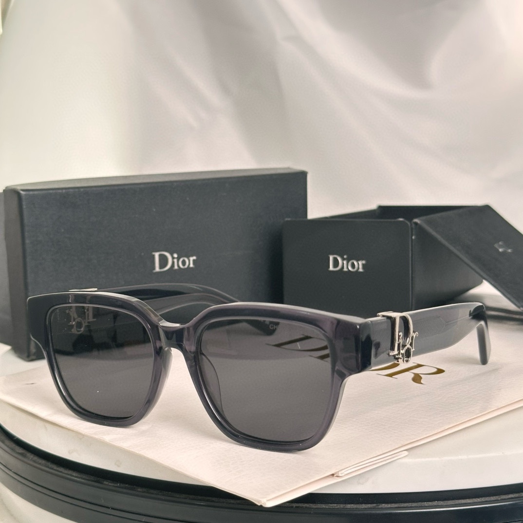  ‼️DIOR
MODEL：DiorOblique S1F
SIZE：53口19-145