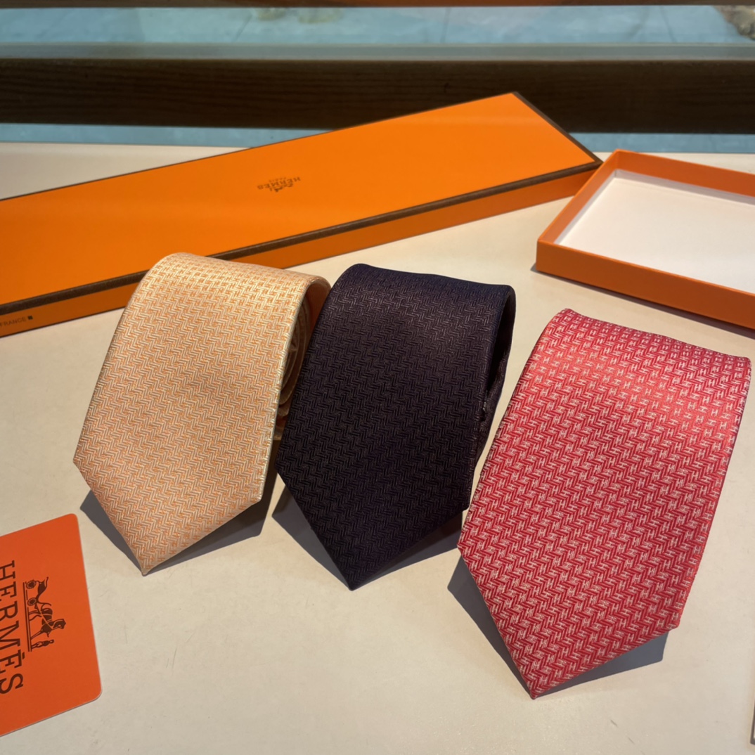 NO:301843,New tie styles are shipped. Hermes men's new tie series allows men to fully demonstrate their personality. Top twill silk handmade custom tie, tie, hermes, real silk, ties19860909领带新款出货啦爱马仕男士新款领带系列,让男士可以充分展示自己个性.顶级斜纹真丝手工定制领带,领带,hermes,real silk,ties,accessory