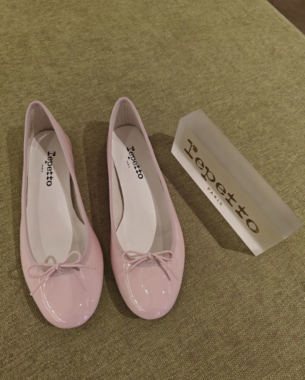 NO:388730,Who wears it, who loves it? The red looks so white, single shoes19860909谁穿谁爱呀 红色真的太显白了,单鞋,Women's Shoes