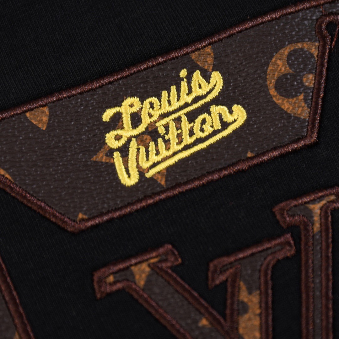 路易威登/Louis Vuitton 夏季新款 经典字母绿色刺绣圆领短袖T恤