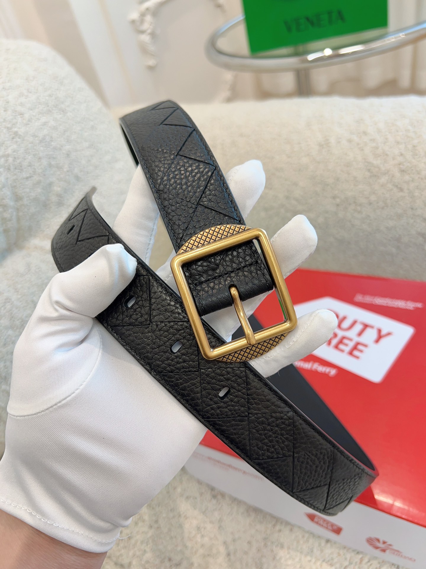✨BoTTEGAVENETA✨葆蝶家独家免税店渠道BV针扣腰带进口胎牛皮纯手工编织精心出品手工绘边时尚针扣全套专柜免税包装尺寸：宽3.5
