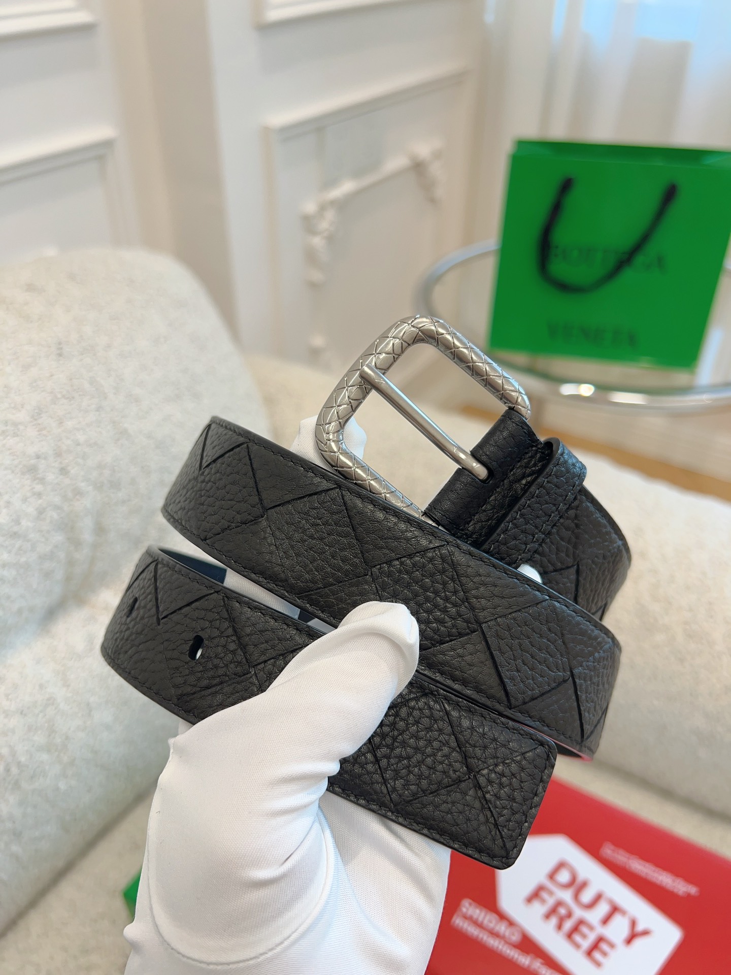 ✨BoTTEGAVENETA✨葆蝶家独家免税店渠道BV针扣腰带进口胎牛皮纯手工编织精心出品手工绘边时尚针扣全套专柜免税包装尺寸：宽3.5