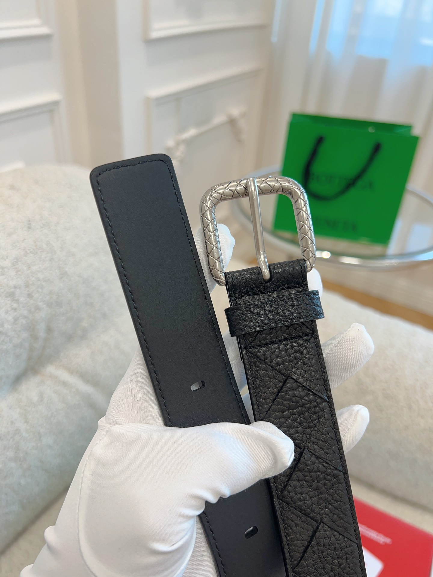 ✨BoTTEGAVENETA✨葆蝶家独家免税店渠道BV针扣腰带进口胎牛皮纯手工编织精心出品手工绘边时尚针扣全套专柜免税包装尺寸：宽3.5
