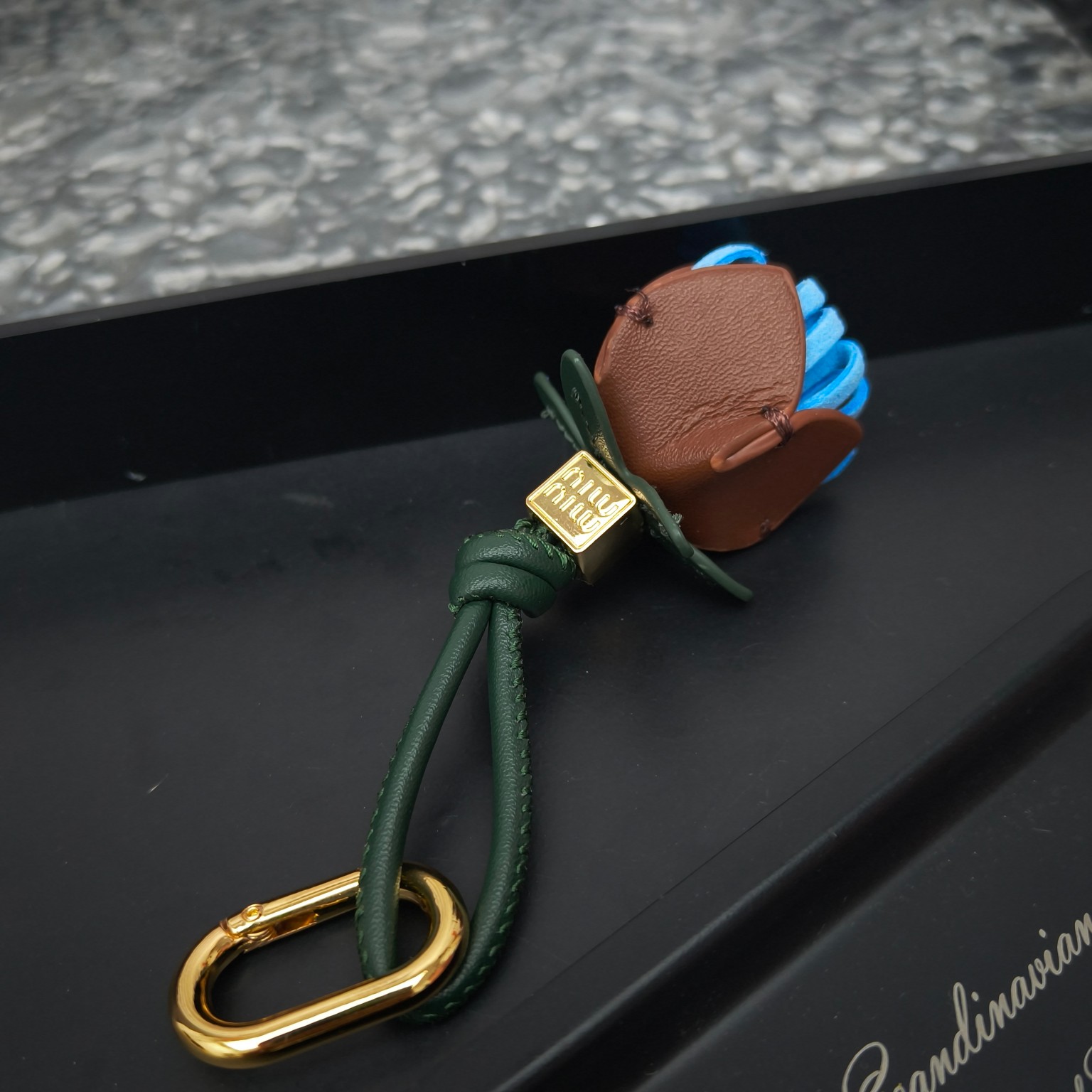 미우미우 키링 135680 Miu Miu Accessories 썸네일 이미지