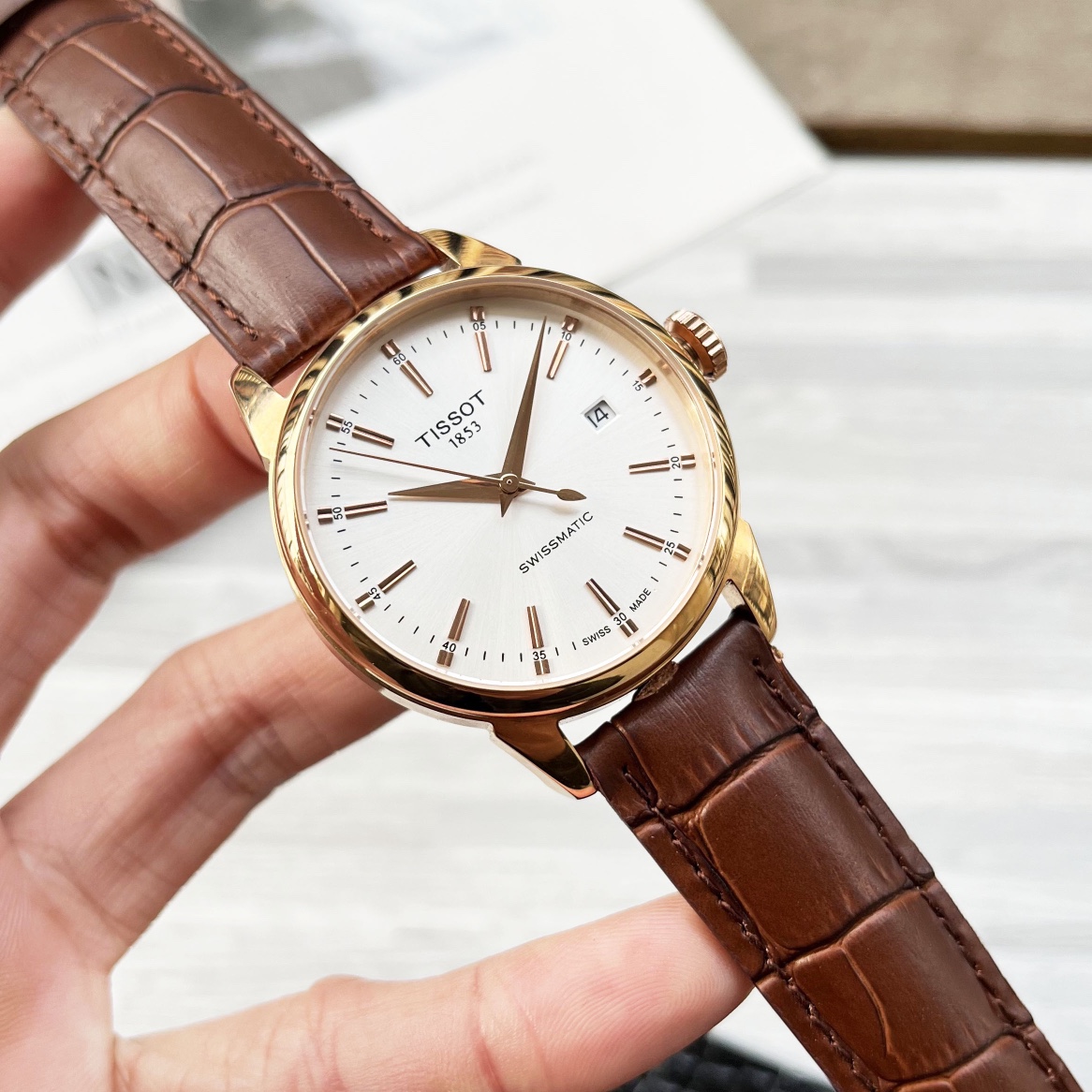 Luxury Blanche 1155 Gold Steel Wristwatch with Unique Design and Mechanical Core - 图片 5