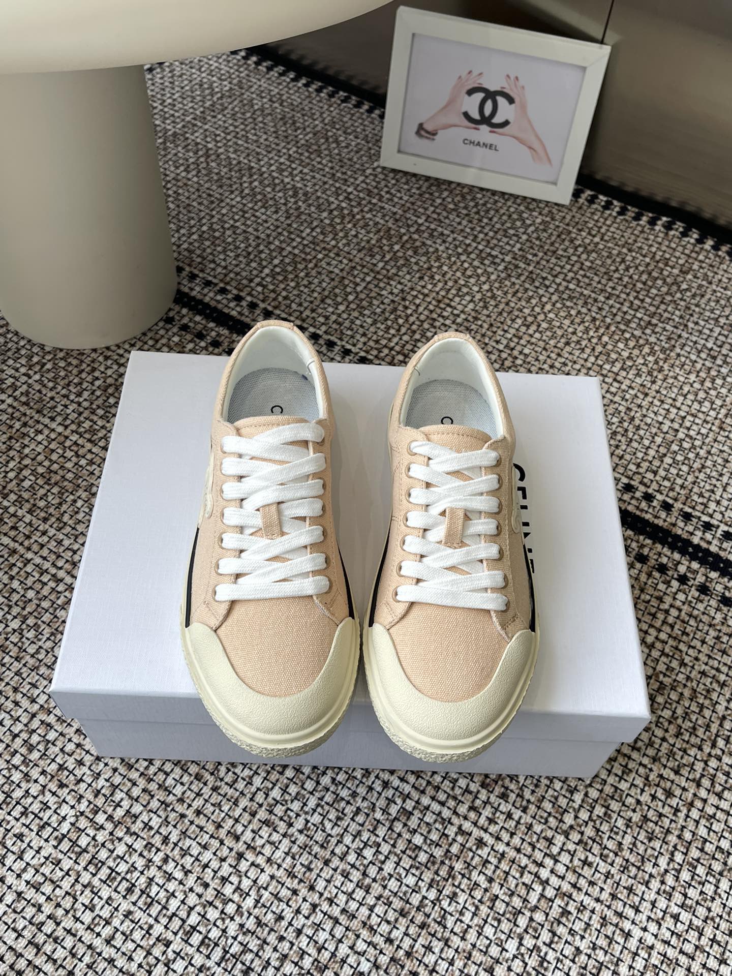 Celine Runner CR-07 High-Fashion Sneakers - Elevated Thick Sole Design 2 i1742503479 33 0