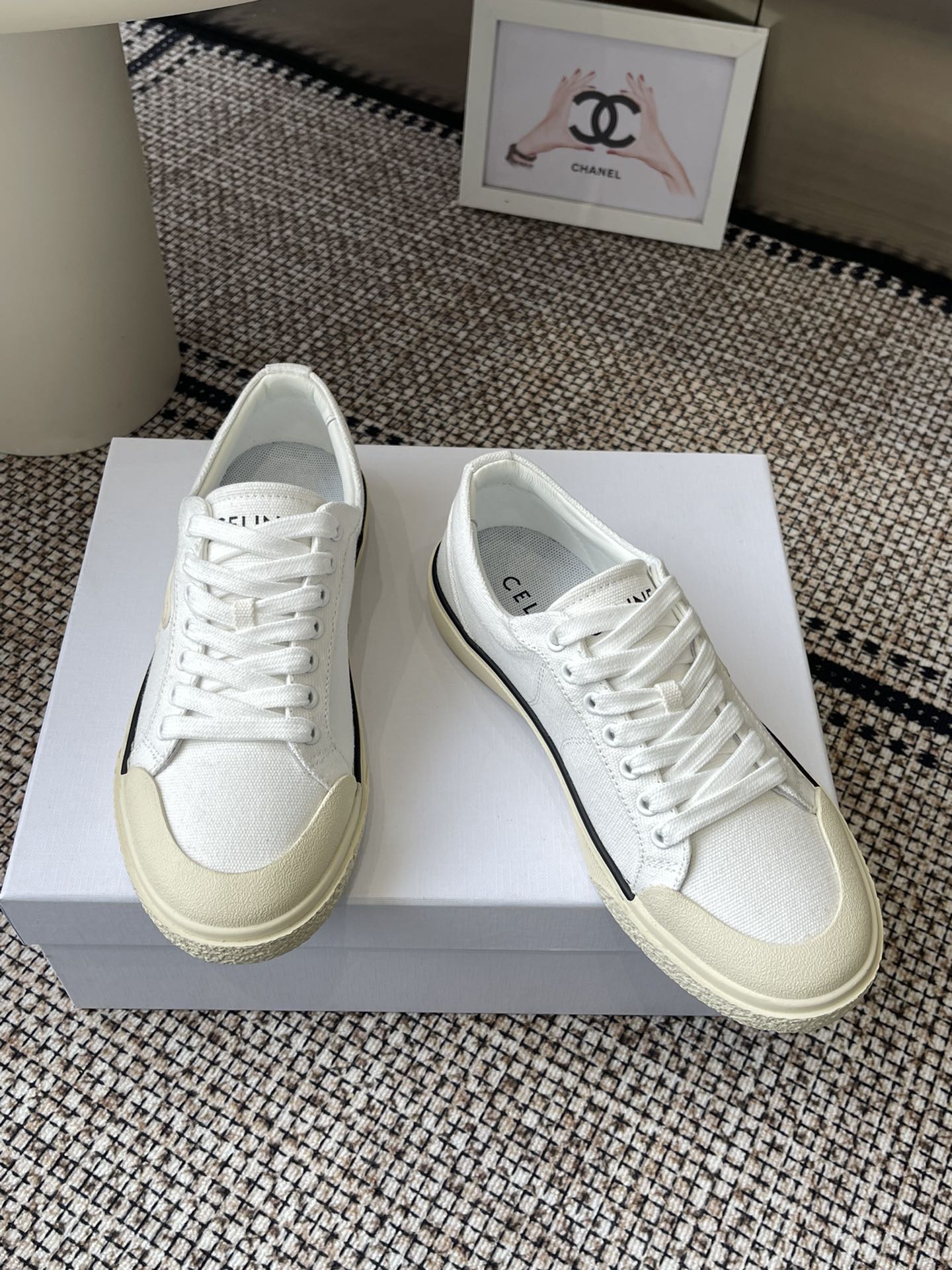 Celine Runner CR-07153 Sneakers - Iconic Design, Comfortable Fit, and Elegant Style 9 i1742503540 1113 7