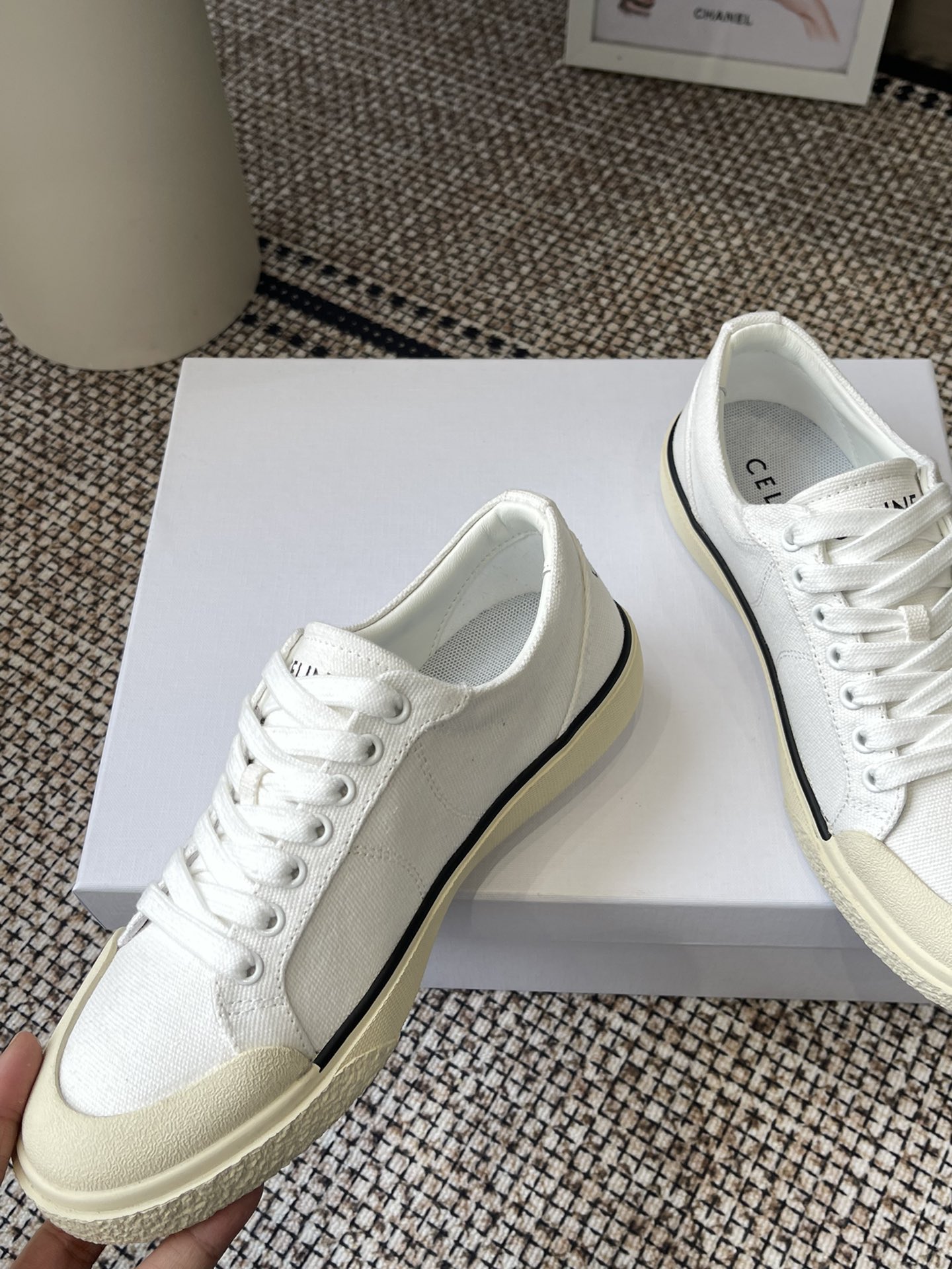 Celine Runner CR-07153 Sneakers - Iconic Design, Comfortable Fit, and Elegant Style 4 i1742503540 4145 2