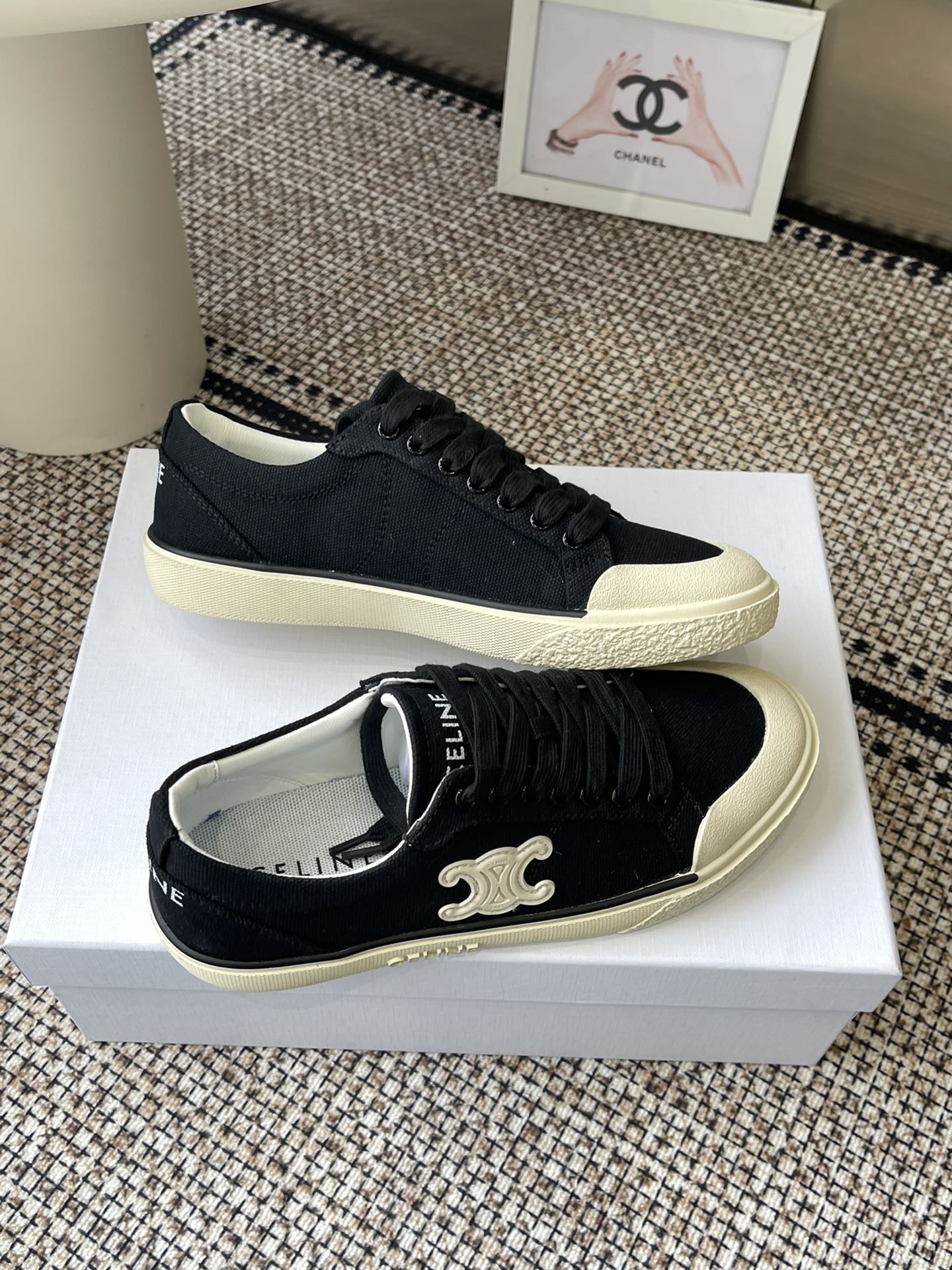 Celine Runner CR-07153 Sneakers - Iconic Design, Comfortable Fit, and Leg-Lengthening 8 i1742503580 2981 6