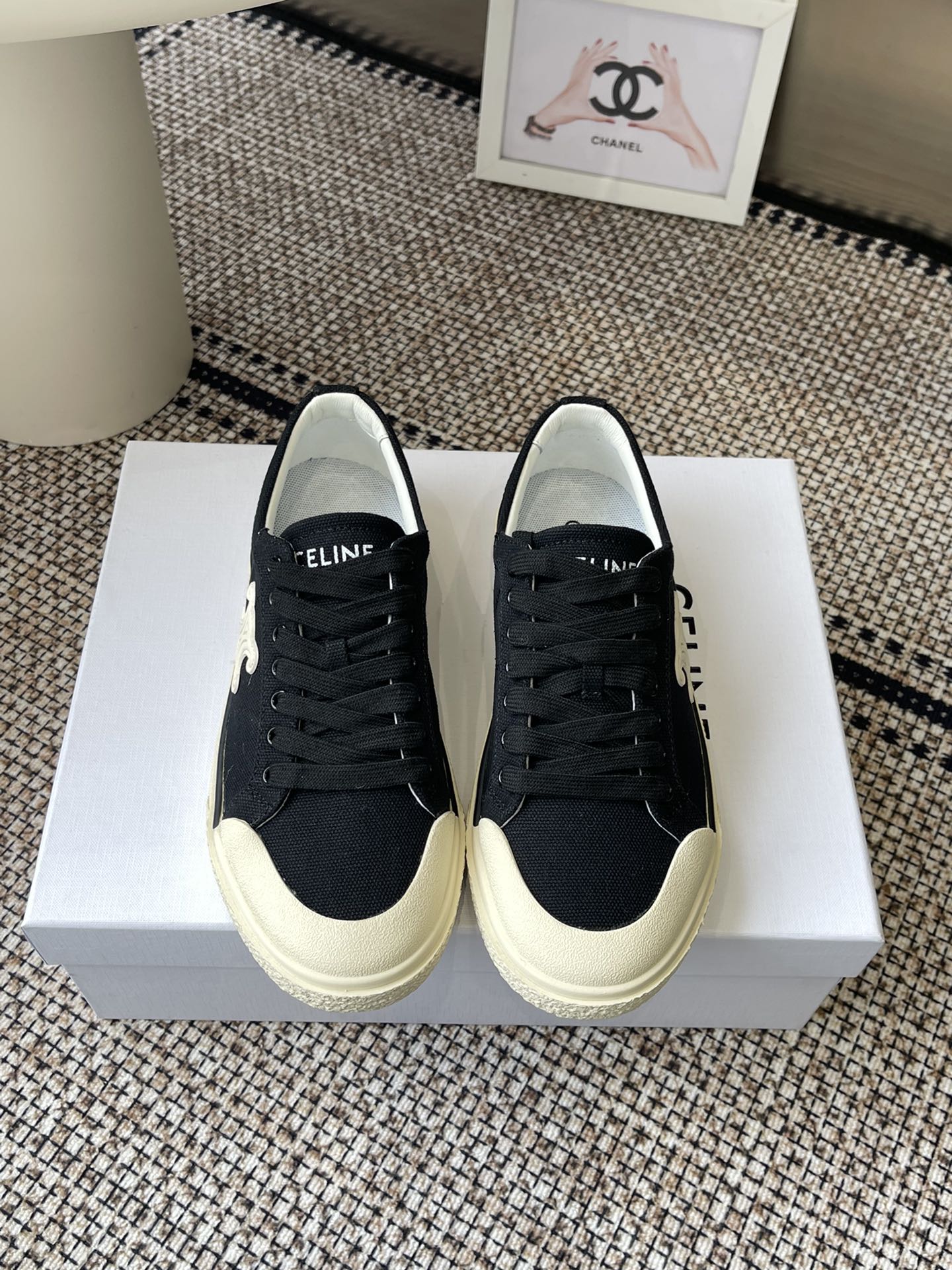 Celine Runner CR-07153 Sneakers - Iconic Design, Comfortable Fit, and Leg-Lengthening 2 i1742503580 3162 0