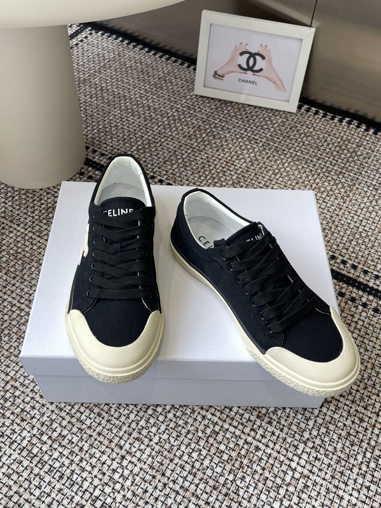 Celine Runner CR-07153 Sneakers - Iconic Design, Comfortable Fit, and Leg-Lengthening 9 i1742503580 6655 7