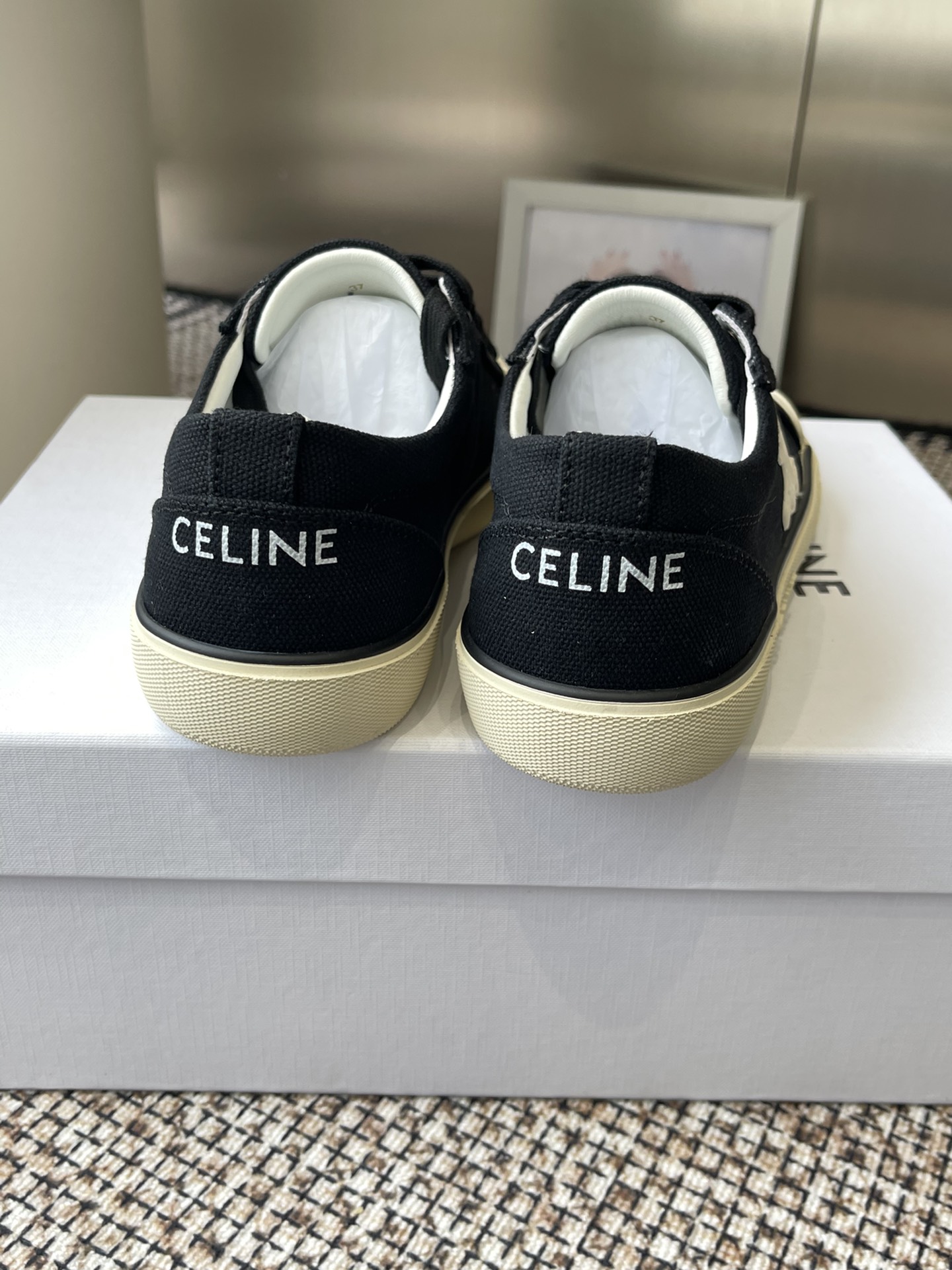 Celine Runner CR-07153 Sneakers - Iconic Design, Comfortable Fit, and Leg-Lengthening 10 i1742503580 8751 8