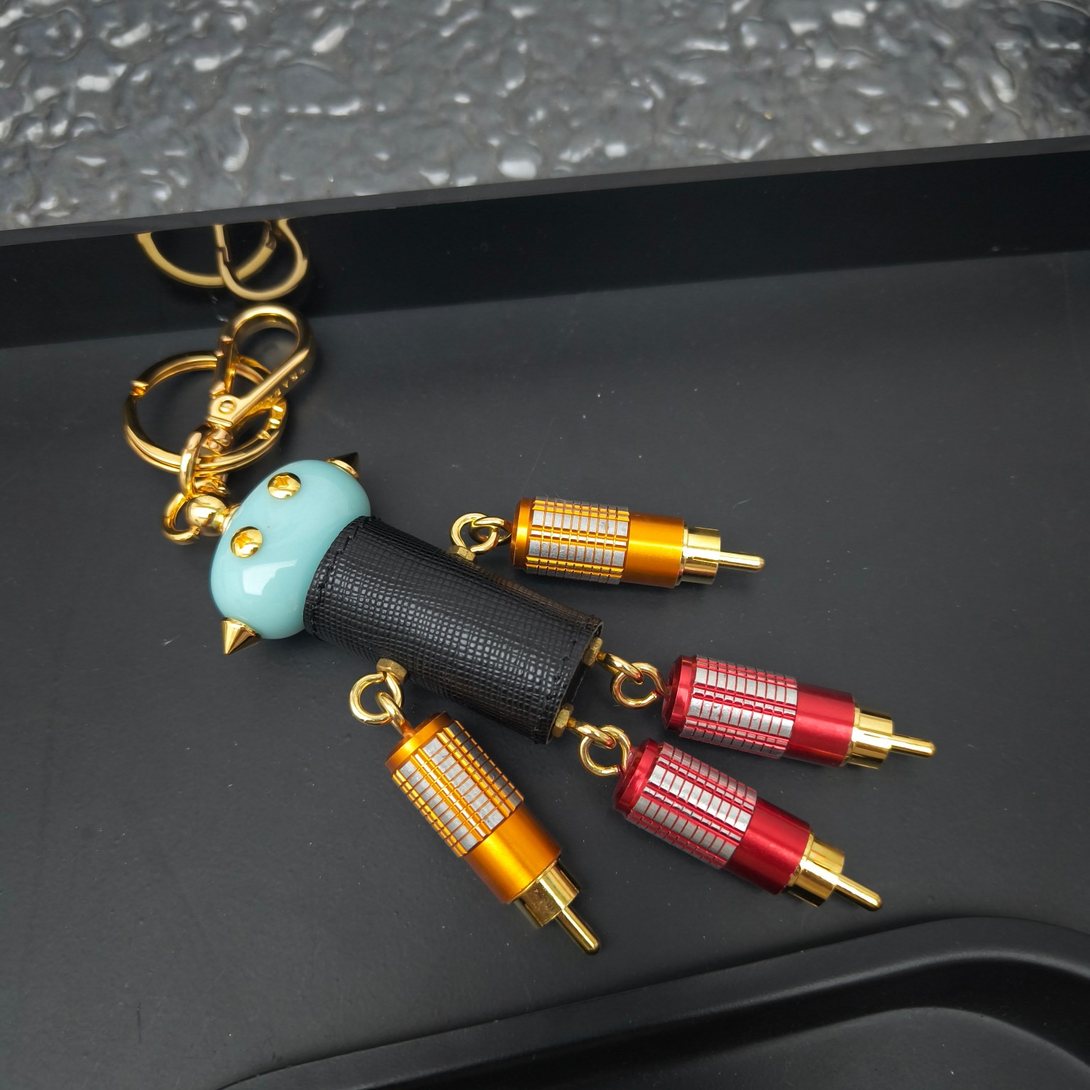 Prada Saffiano Cow-Skin Key Ring with Logo: Elegant Design and Functionality - 图片 8