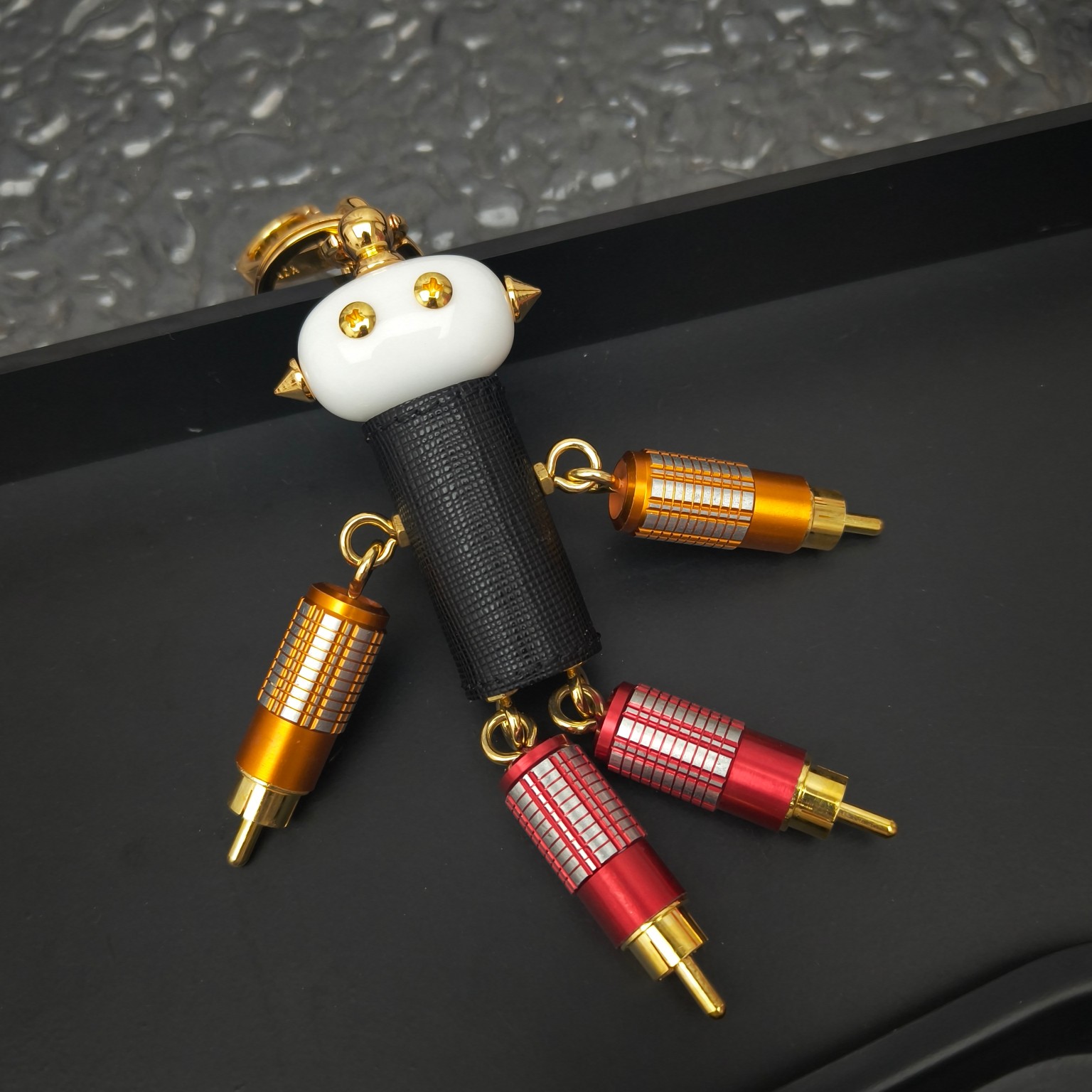 Prada Saffiano Cow-Skin Key Ring with Logo: Stylish and Functional Accessory - 图片 2