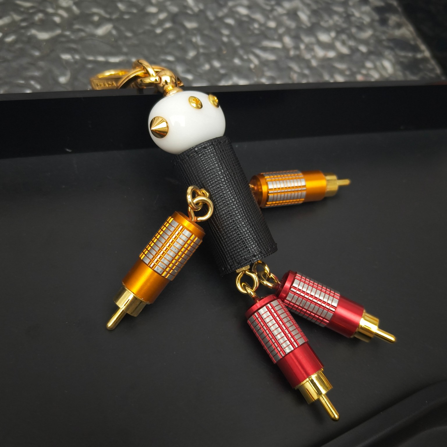 Prada Saffiano Cow-Skin Key Ring with Logo: Stylish and Functional Accessory - 图片 4