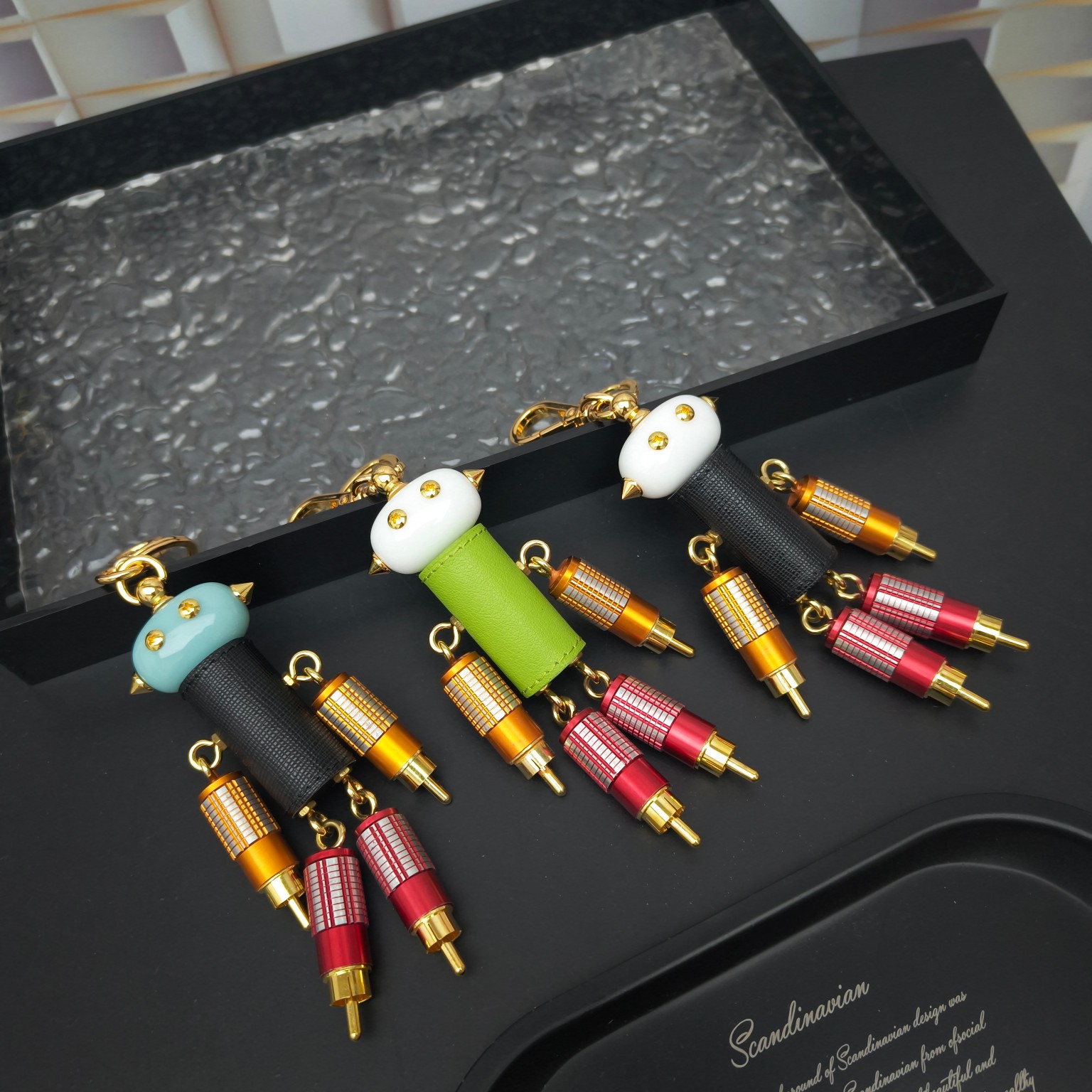 Prada Saffiano Cow-Skin Key Ring with Logo: Stylish and Functional Accessory - 图片 9