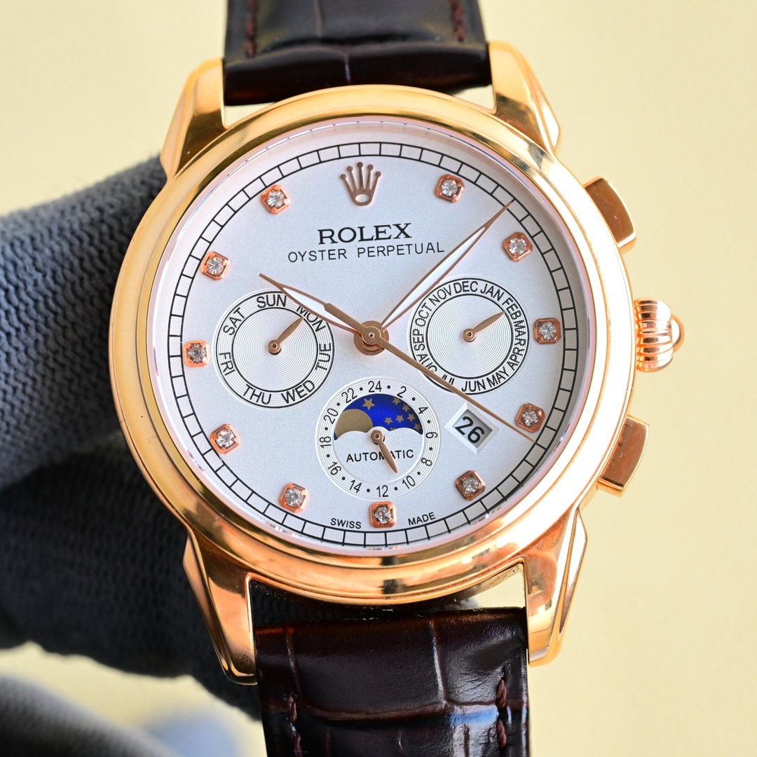 NO:148914,White Gold Rolex Complex Function Timer Series is available for sale Aristocratic artwork!  Exclusive literal plus high-end internal shadow logo, paired with imported multi-function movement (0 rework) function (24 hours, week, stars, month) imported 316 stainless steel, using 18k quality furnace vacuum plating!  Paired with calfskin imported from Italy!  Original folding buckle!  Size 42mm. Wear-resistant and scratch-resistant sapphire glass!  Super waterproof 50 meters!  Simple but not simple!  You can never own a Rolex. You are just keeping it for your descendants. (Prudent commitment. The product has better luster and exquisite texture. The dial is lifelike. The shell cover technology is all the master level light body test. Plus the high-tech forging of machines in the new era. It is shocking and noble. You deserve it!,,rolex,cowhide19860909白 金 劳力士复杂功能计时系列上市 贵族的艺术品！独家字面加高档内影logo,搭配进口多功能机芯（0返修）功能（24小时,星期,星辰,月份）进口316精钢,采用18k品质炉内真空电镀！搭配意大利进口小牛皮！原装折叠扣！尺寸42mm.耐磨防刮蓝宝石玻璃！超强防水50米！简约而不简单！你永远无法拥有一块劳力士 你只是在替你的后代保管他. ( 慎重承诺 产品实物光泽手感更佳精湛 字盘刻度栩栩如生 壳套工艺都是宗师级别轻身检验 加上新时代机器高技锻造 上手震撼尊贵非凡.你值得拥有！,,rolex,cowhide,Watch