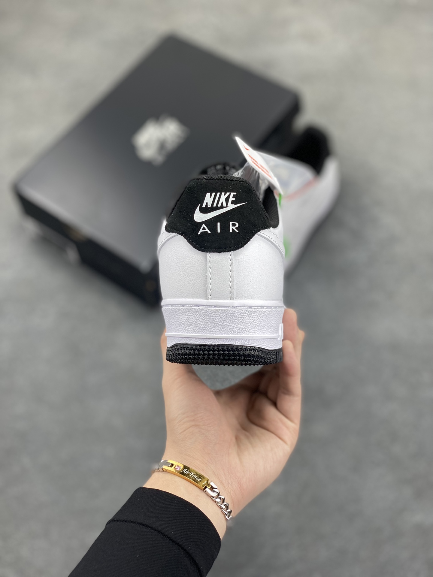 图片[4]-Air Force 1 ‘07 Low 白黑小勾 原楦头原纸板 打造纯正空军版型 #专注外贸渠道 全掌内置蜂窝气垫 #原盒配件 原厂中底钢印、拉帮完美 货号：HM9483-101 尺码：36 36.5 37.5 38 38.5 39 40 40.5 41 42 42.5 43 44 44.5 45-选品中心