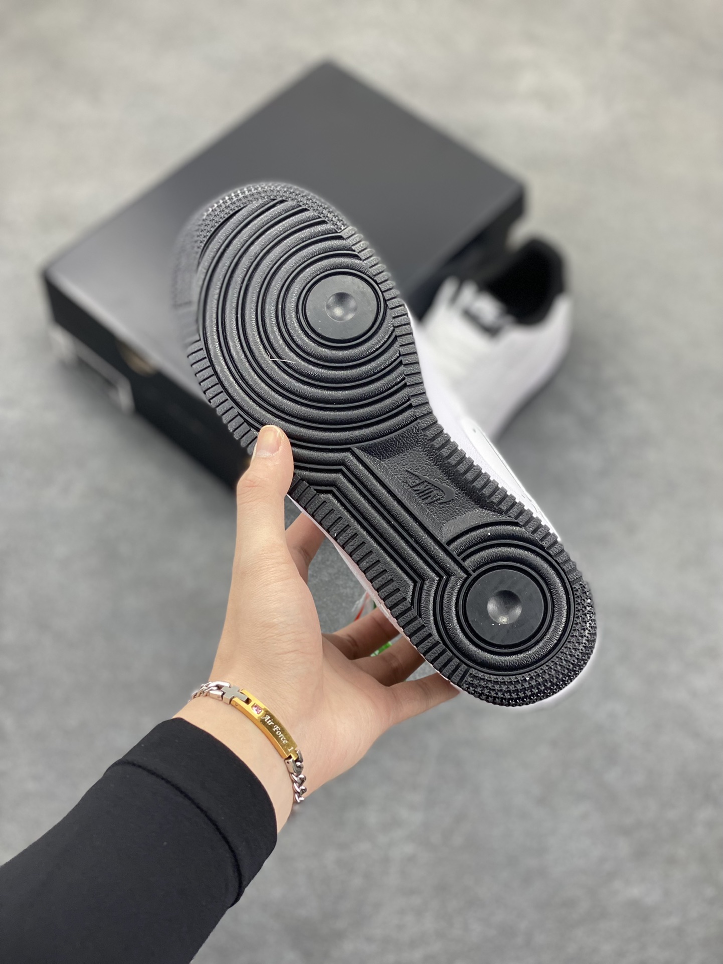 图片[5]-Air Force 1 ‘07 Low 白黑小勾 原楦头原纸板 打造纯正空军版型 #专注外贸渠道 全掌内置蜂窝气垫 #原盒配件 原厂中底钢印、拉帮完美 货号：HM9483-101 尺码：36 36.5 37.5 38 38.5 39 40 40.5 41 42 42.5 43 44 44.5 45-选品中心