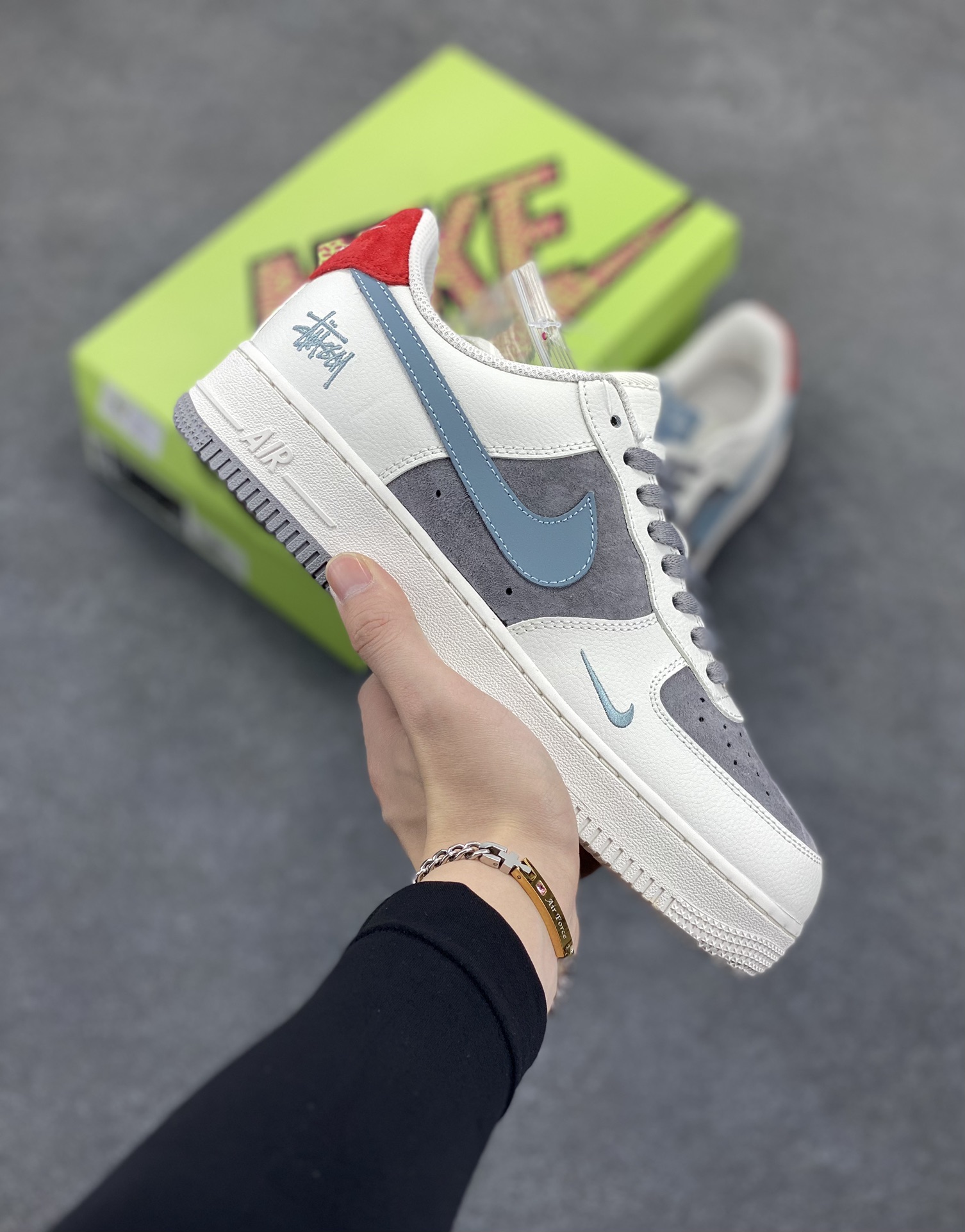 Air Force 1\' 07 原楦头原纸板 打造纯正空军版型 专注外贸渠道 全掌内置蜂窝气垫 #原盒配件 原厂中底钢印、拉帮完美 货号：KY8899-102 尺码：36 36.5 37.5 38 38.5 39 40 40.5 41 42 42.5 43 44 44.5 45-选品中心