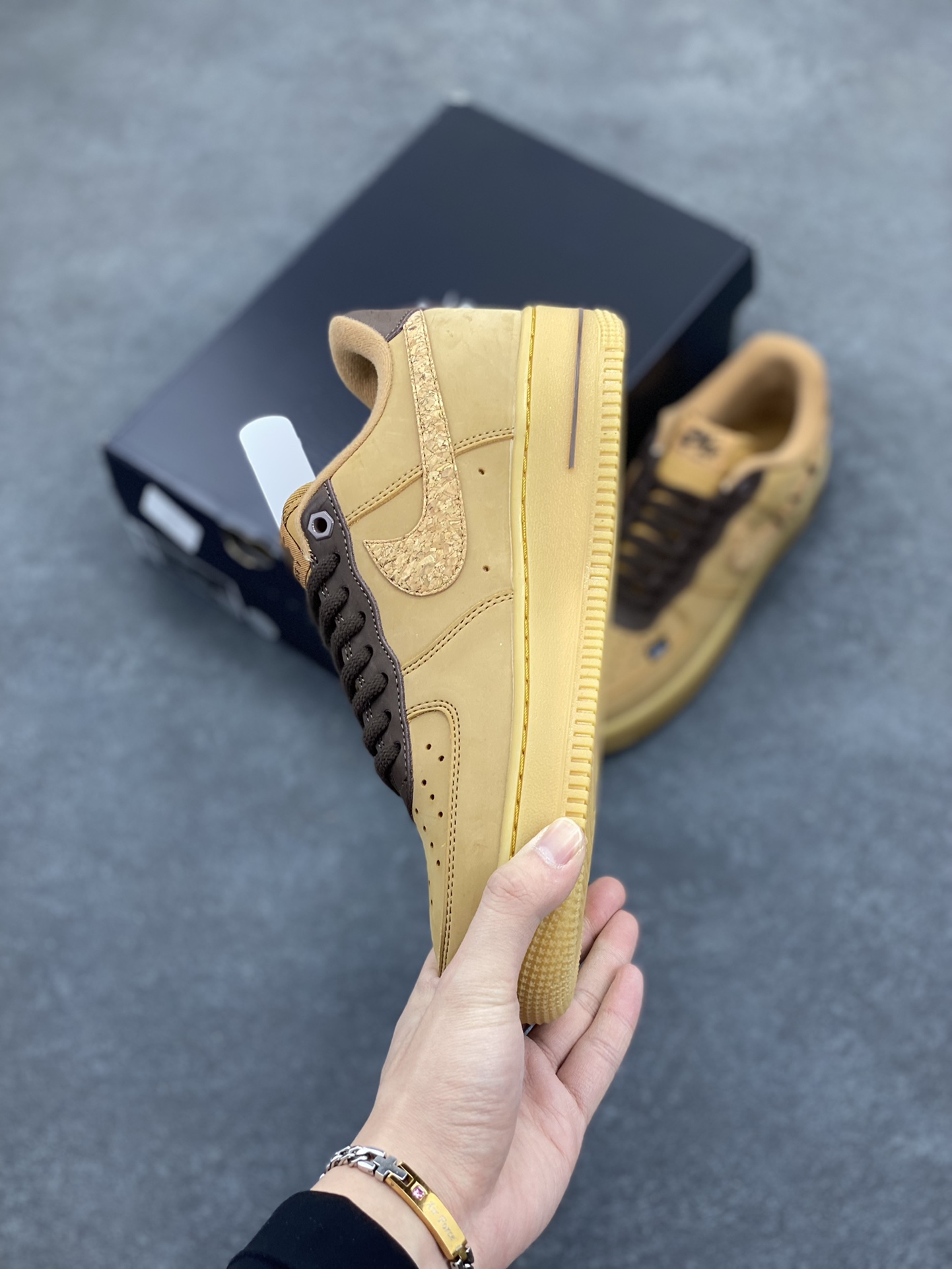 图片[3]-【定制球鞋】Air Force 1 Low 万花弄 原木塞 深棕色 经典休闲运动板鞋 #原楦头原纸板 打造纯正空军版型#专注外贸渠道 全掌内置蜂窝气垫 #原盒配件 原厂中底钢印、拉帮完美 货号：CJ9179-200 尺码：36 36.5 37.5 38 38.5 39 40 40.5 41 42 42.5 43 44 44.5 45-选品中心