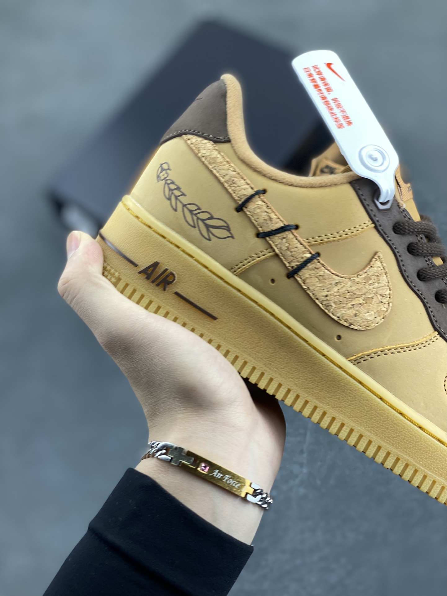 图片[6]-【定制球鞋】Air Force 1 Low 万花弄 原木塞 深棕色 经典休闲运动板鞋 #原楦头原纸板 打造纯正空军版型#专注外贸渠道 全掌内置蜂窝气垫 #原盒配件 原厂中底钢印、拉帮完美 货号：CJ9179-200 尺码：36 36.5 37.5 38 38.5 39 40 40.5 41 42 42.5 43 44 44.5 45-选品中心