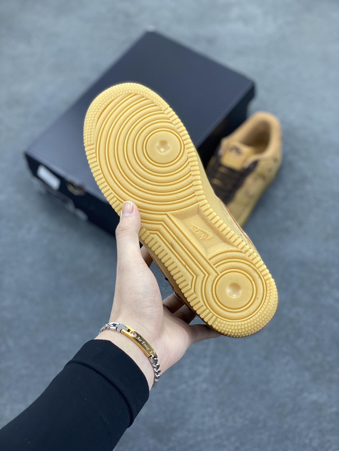 图片[5]-【定制球鞋】Air Force 1 Low 万花弄 原木塞 深棕色 经典休闲运动板鞋 #原楦头原纸板 打造纯正空军版型#专注外贸渠道 全掌内置蜂窝气垫 #原盒配件 原厂中底钢印、拉帮完美 货号：CJ9179-200 尺码：36 36.5 37.5 38 38.5 39 40 40.5 41 42 42.5 43 44 44.5 45-选品中心