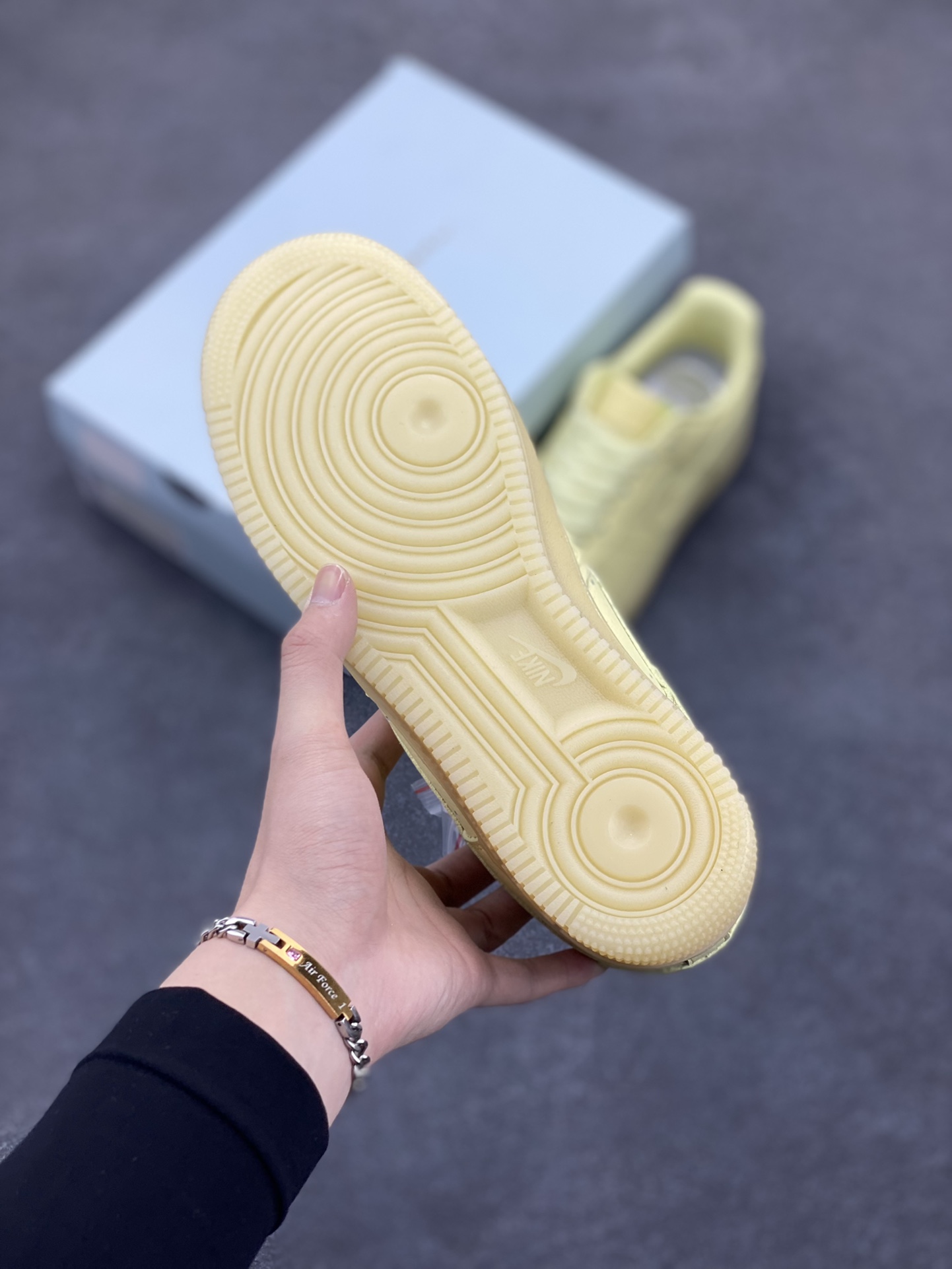 图片[5]-Nike Air Force 1 07 low空军一号 荔枝纹水晶 板鞋 原楦头原纸板 打造纯正空军版型#专注外贸渠道 全掌内置蜂窝气垫 #原盒配件 原厂中底钢印、拉帮完美 货号：CZ8065-800 尺码：36 36.5 37.5 38 38.5 39 40 40.5 41 42 42.5 43 44 44.5 45-选品中心