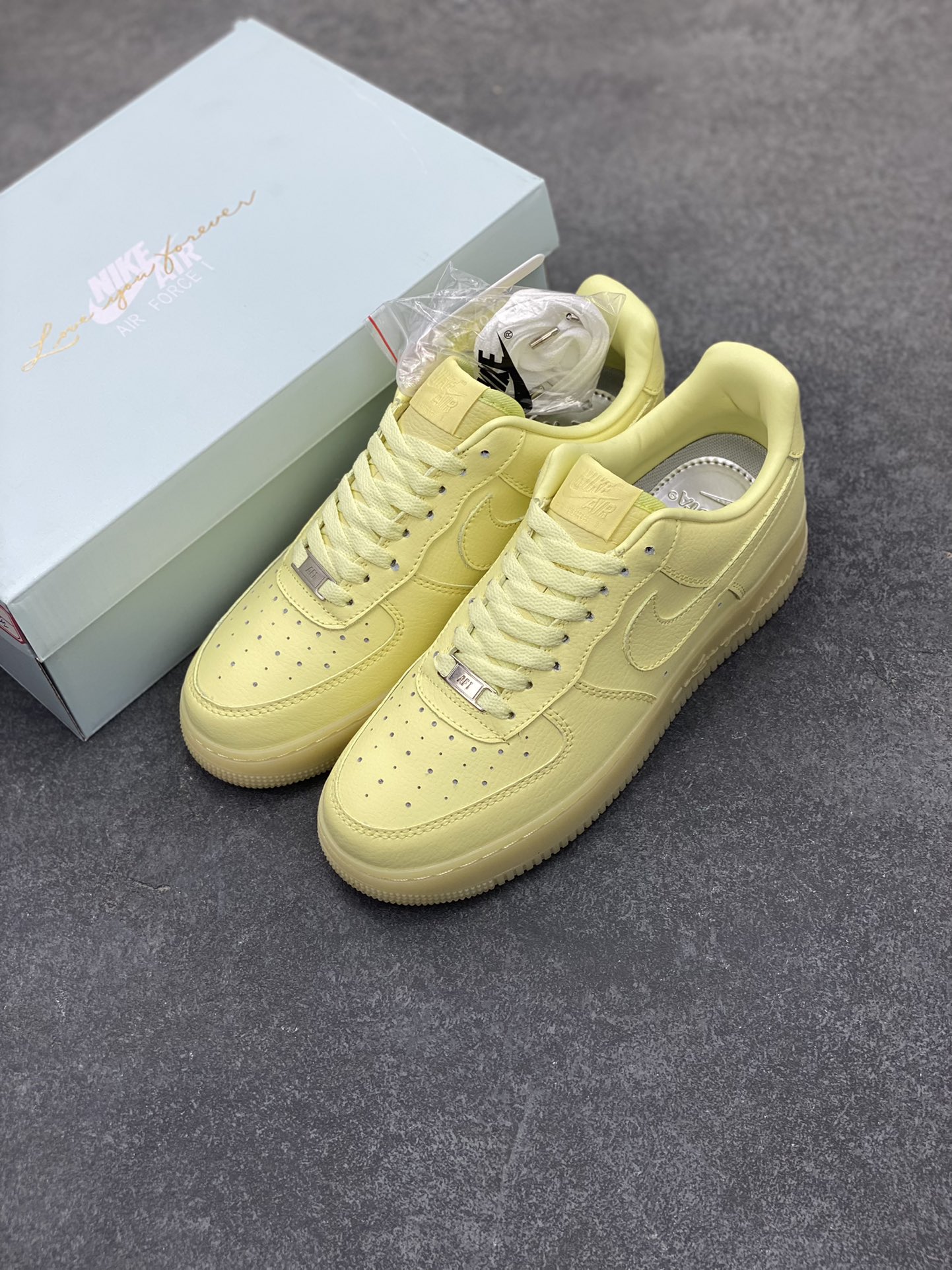 图片[8]-Nike Air Force 1 07 low空军一号 荔枝纹水晶 板鞋 原楦头原纸板 打造纯正空军版型#专注外贸渠道 全掌内置蜂窝气垫 #原盒配件 原厂中底钢印、拉帮完美 货号：CZ8065-800 尺码：36 36.5 37.5 38 38.5 39 40 40.5 41 42 42.5 43 44 44.5 45-选品中心