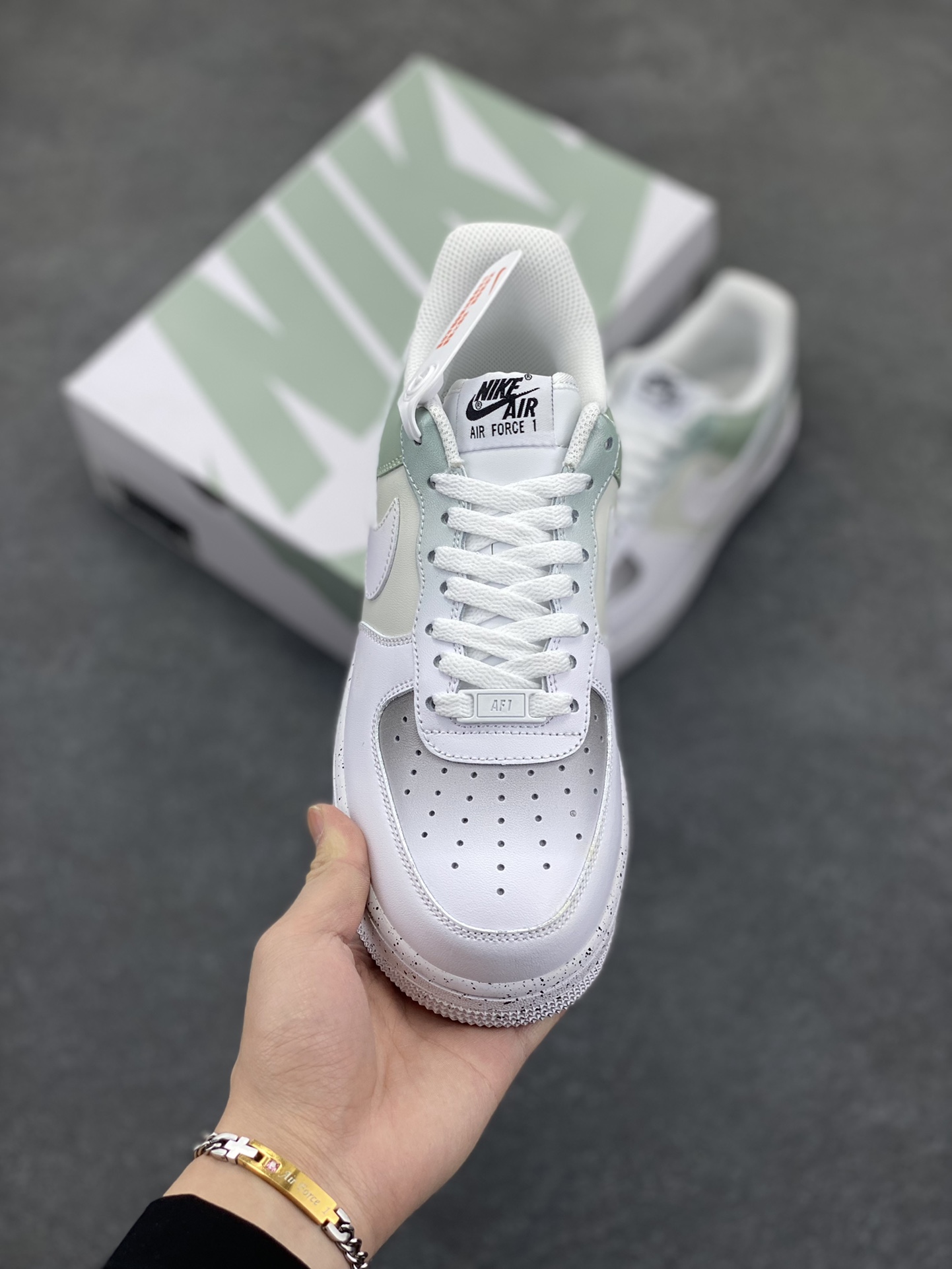 图片[2]-NIke Air Force 1 \’07 渐变绿泼墨 空军一号低帮休闲板鞋 原楦头原纸板 纯正空军版型 定制鞋盒 全掌内置全掌气垫 原厂中底钢印 拉帮完美 货号：MM6023-336 尺码：36 36.5 37.5 38 38.5 39 40 40.5 41 42 42.5 43 44 44.5 45-选品中心