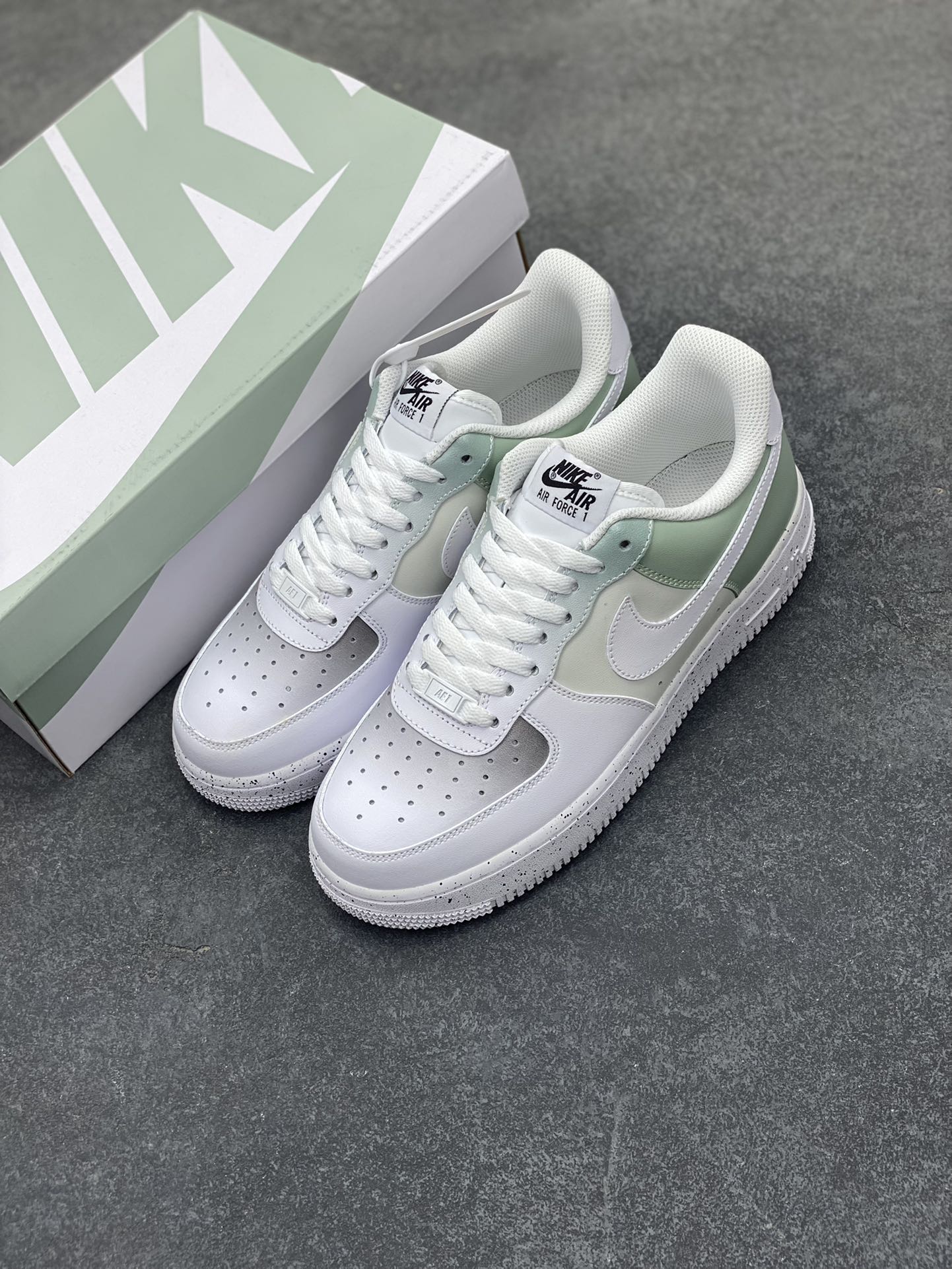 图片[8]-NIke Air Force 1 \’07 渐变绿泼墨 空军一号低帮休闲板鞋 原楦头原纸板 纯正空军版型 定制鞋盒 全掌内置全掌气垫 原厂中底钢印 拉帮完美 货号：MM6023-336 尺码：36 36.5 37.5 38 38.5 39 40 40.5 41 42 42.5 43 44 44.5 45-选品中心