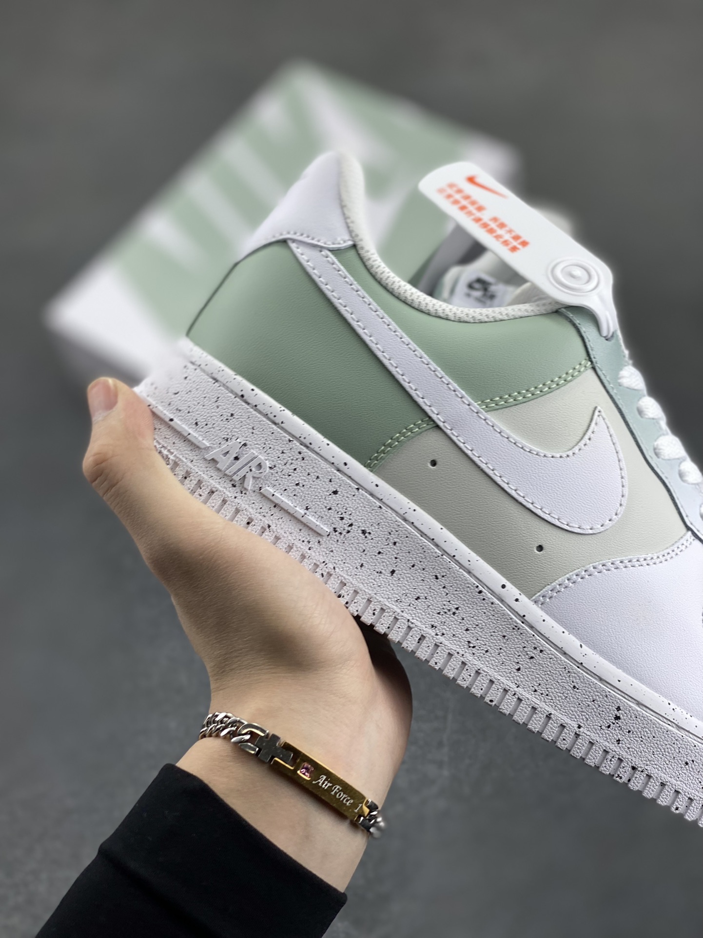 图片[6]-NIke Air Force 1 \’07 渐变绿泼墨 空军一号低帮休闲板鞋 原楦头原纸板 纯正空军版型 定制鞋盒 全掌内置全掌气垫 原厂中底钢印 拉帮完美 货号：MM6023-336 尺码：36 36.5 37.5 38 38.5 39 40 40.5 41 42 42.5 43 44 44.5 45-选品中心