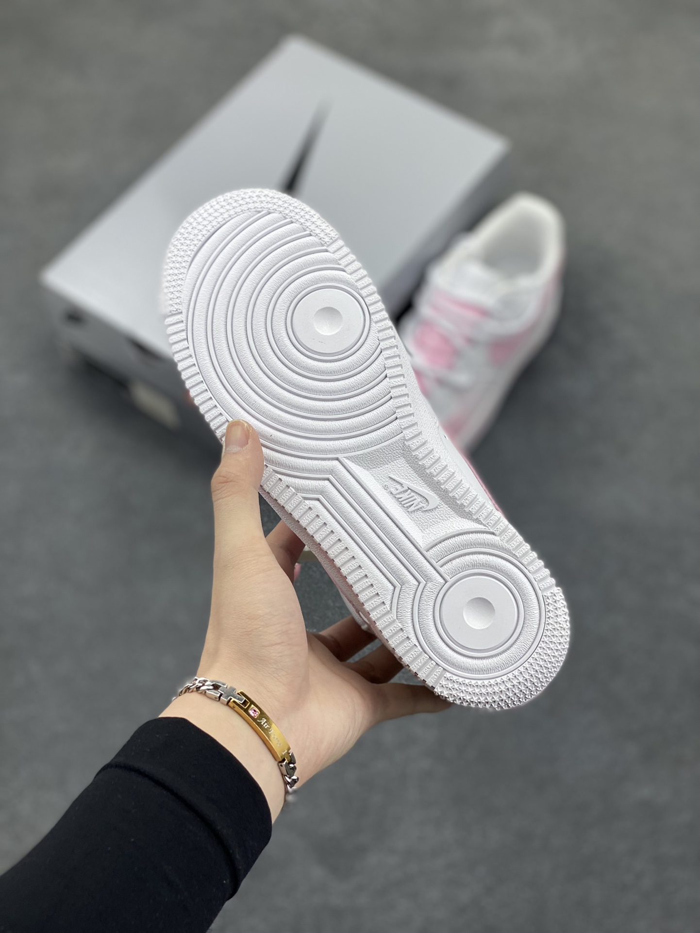 图片[5]-Nike Air Force 1 Low’07 海桃潮汐 空军一号绑带低帮休闲板鞋 定制皮料 定制鞋盒 配件齐全 原楦原纸板 纯正空军版型 内置全掌气垫 货号：CQ2288-802 尺码：36 36.5 37.5 38 38.5 39 40 40.5 41 42 42.5 43 44 44.5 45-选品中心