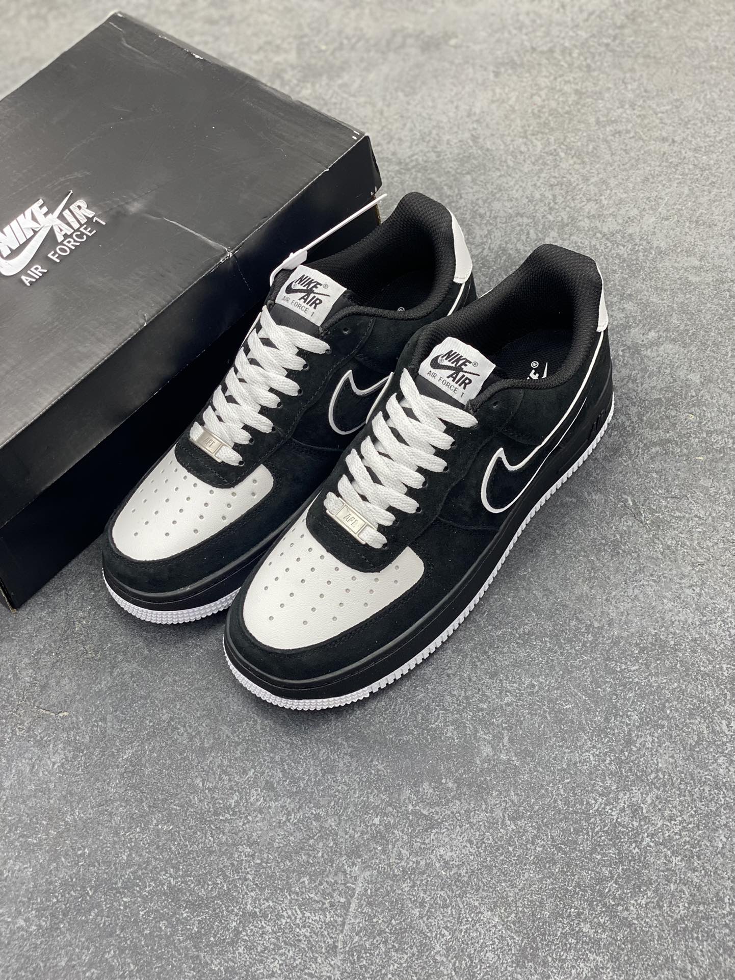 图片[8]-Nike Air Force 1 Low 空军一号低帮百搭休闲运动板鞋。柔软、弹性十足的缓震性能和出色的中底设计，横跨复古与现代的外型结合，造就出风靡全球三十多年的Force 1，直到今天还深受青睐。 货号：DC2911-002A 尺码：36 37.5 38 39 40 41 42 43 44 45-选品中心