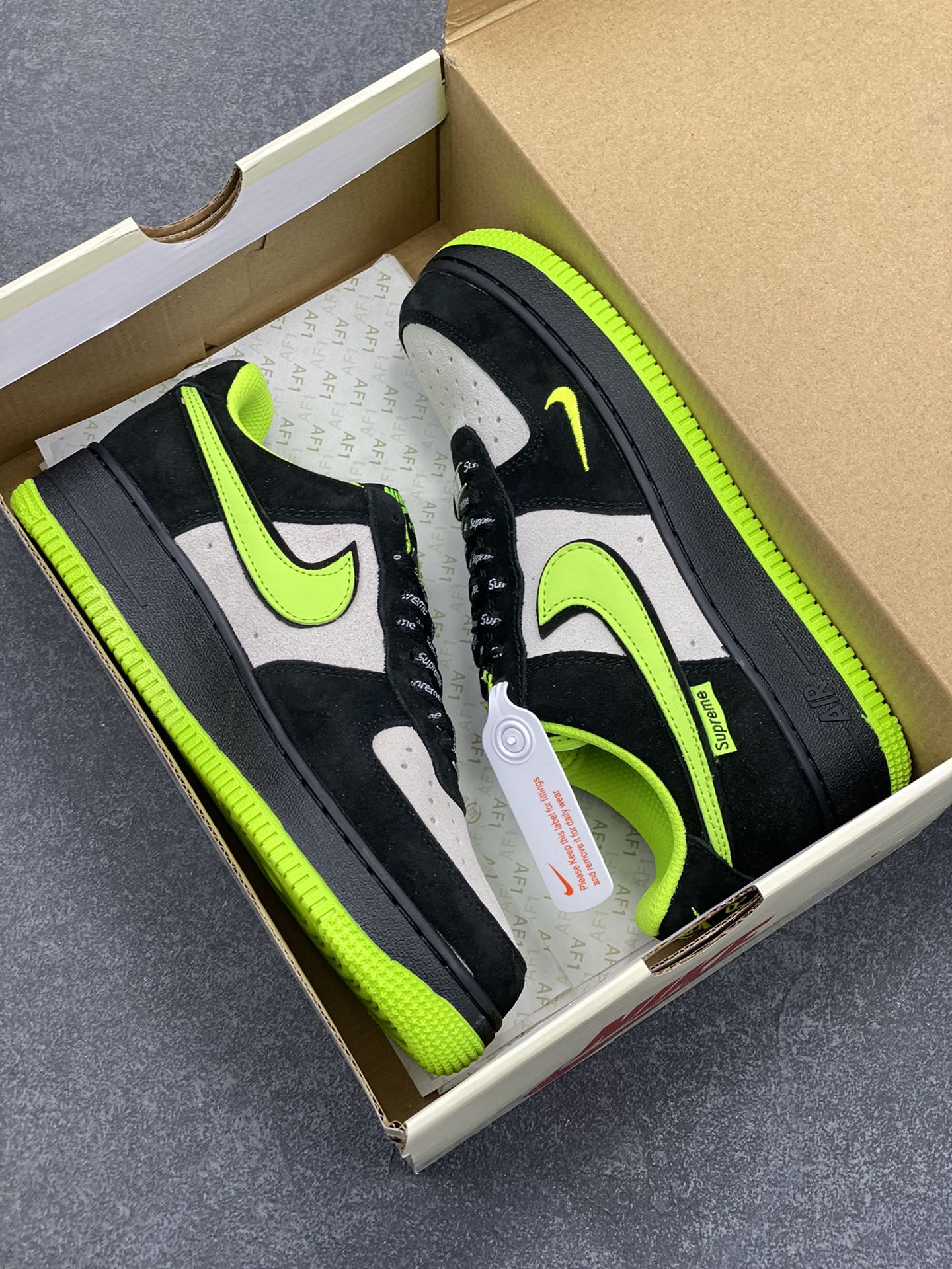 图片[9]-Nike Air Force 1 Low 空军一号低帮百搭休闲运动板鞋。柔软、弹性十足的缓震性能和出色的中底设计，横跨复古与现代的外型结合，造就出风靡全球三十多年的Force 1，直到今天还深受青睐。 货号：DF0188-009 尺码：36 37.5 38 39 40 41 42 43 44 45-选品中心