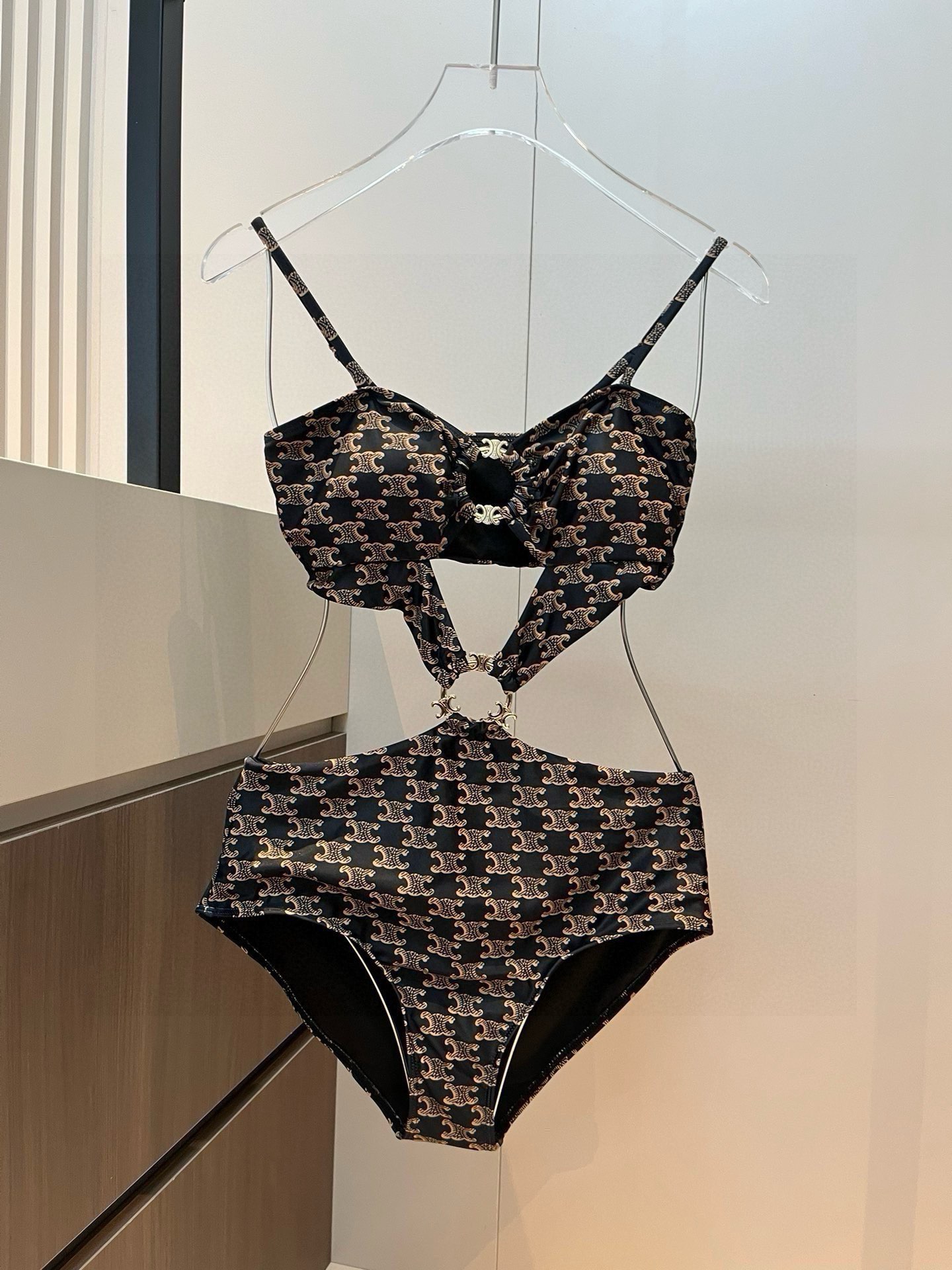 NO:304063,Celine Celine Official new swimsuit bikini, high-end customization, S M L XL swimsuit swim trunk bikini, swimsuit, swimming trunk, bikini, celine, celine, swimsuits, swimsuits, bikinis19860909Celine赛琳 官方新款泳衣比基尼,高端定制,S M L XL泳衣泳裤比基尼,泳衣，泳裤，比基尼,celine,celine,swimsuits,bikinis,accessory