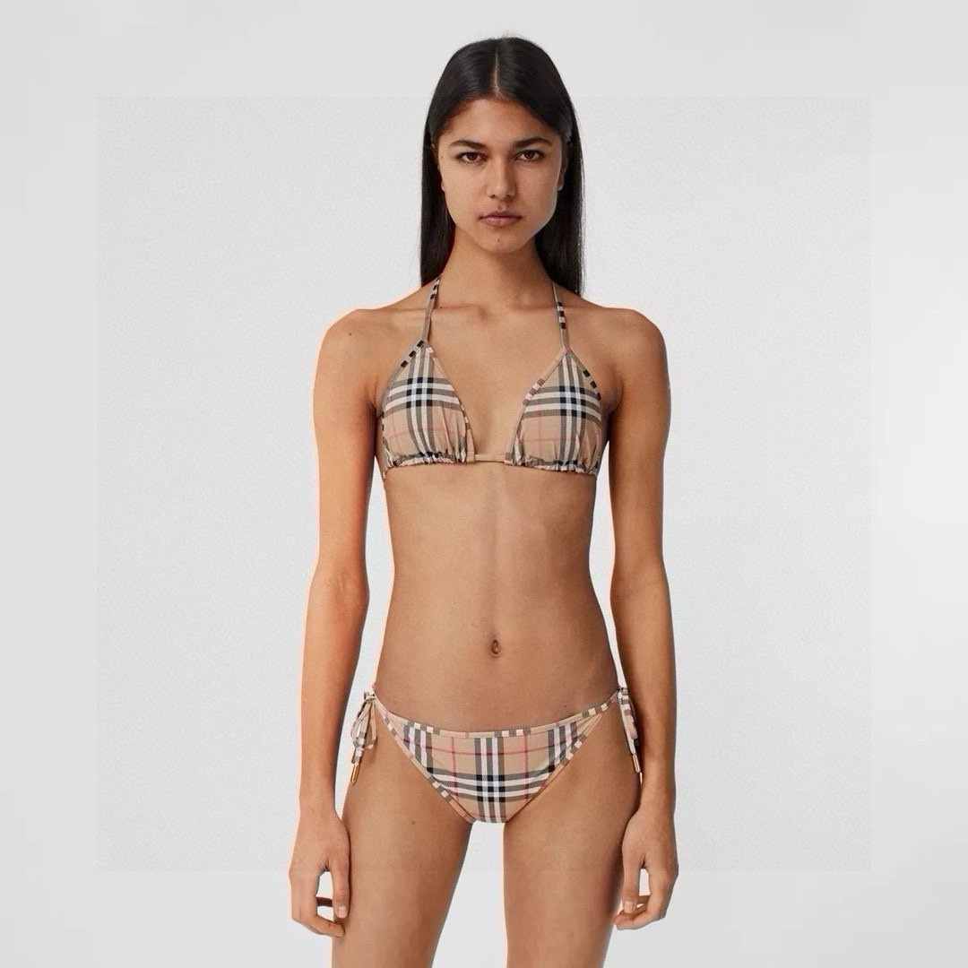 NO:304064,Burberry's classic British swimsuit, the real thing is so beautiful!  If you can't take pictures of it, whoever wears it will be beautiful!  Very worth buying SML XL swimsuits, swimsuits, swimsuits, bikinis, burberry, burberry, swimsuits, bikinis19860909Burberry巴宝莉经典英伦格泳衣,实物实在太美了！拍不出来它的美谁穿谁美！很值得入手 SML XL泳衣泳裤比基尼,泳衣，泳裤，比基尼,burberry,burberry,swimsuits,bikinis,accessory